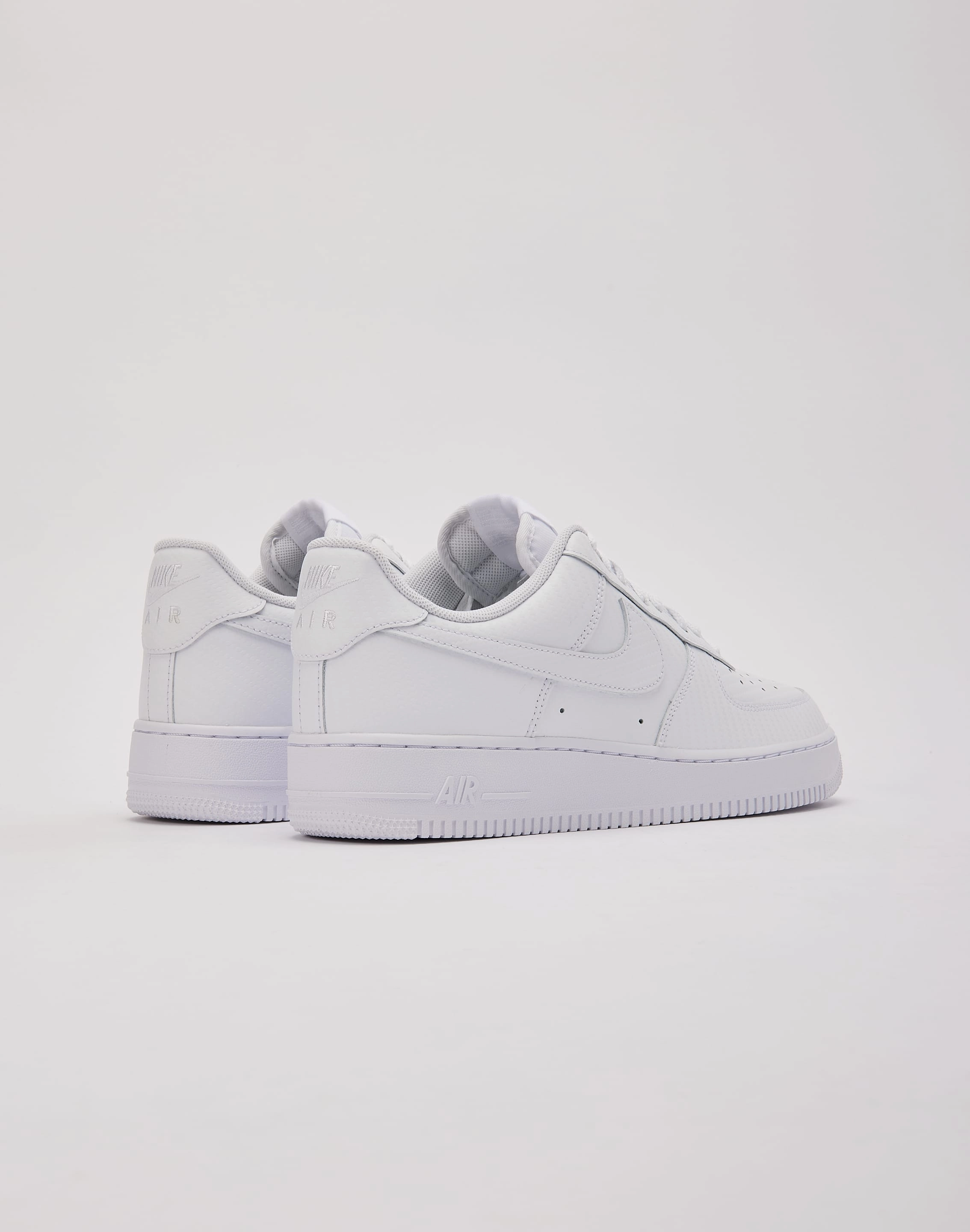 Non Weighted Movement Nike Air Force 1 Low 'White Carbon Fiber'