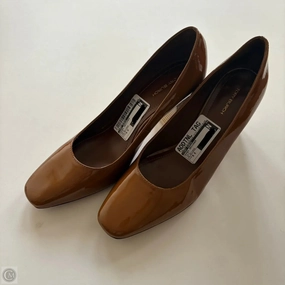 Shoes Designer By Tory Burch In Gold, Size: 9.5 Energy Boost All Day Rainy Day