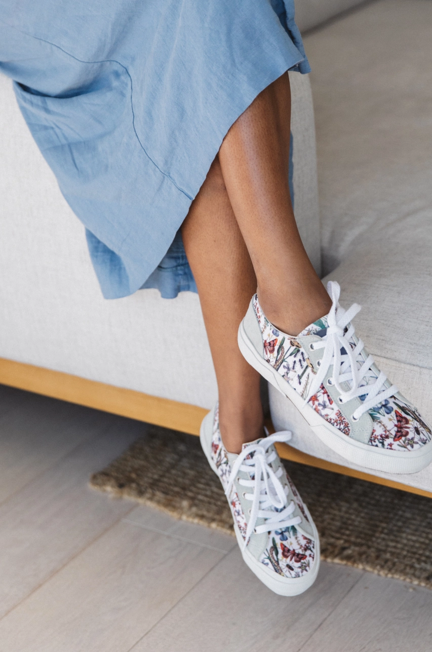 Monterey Lace Up Seamless Fit Loose Fit