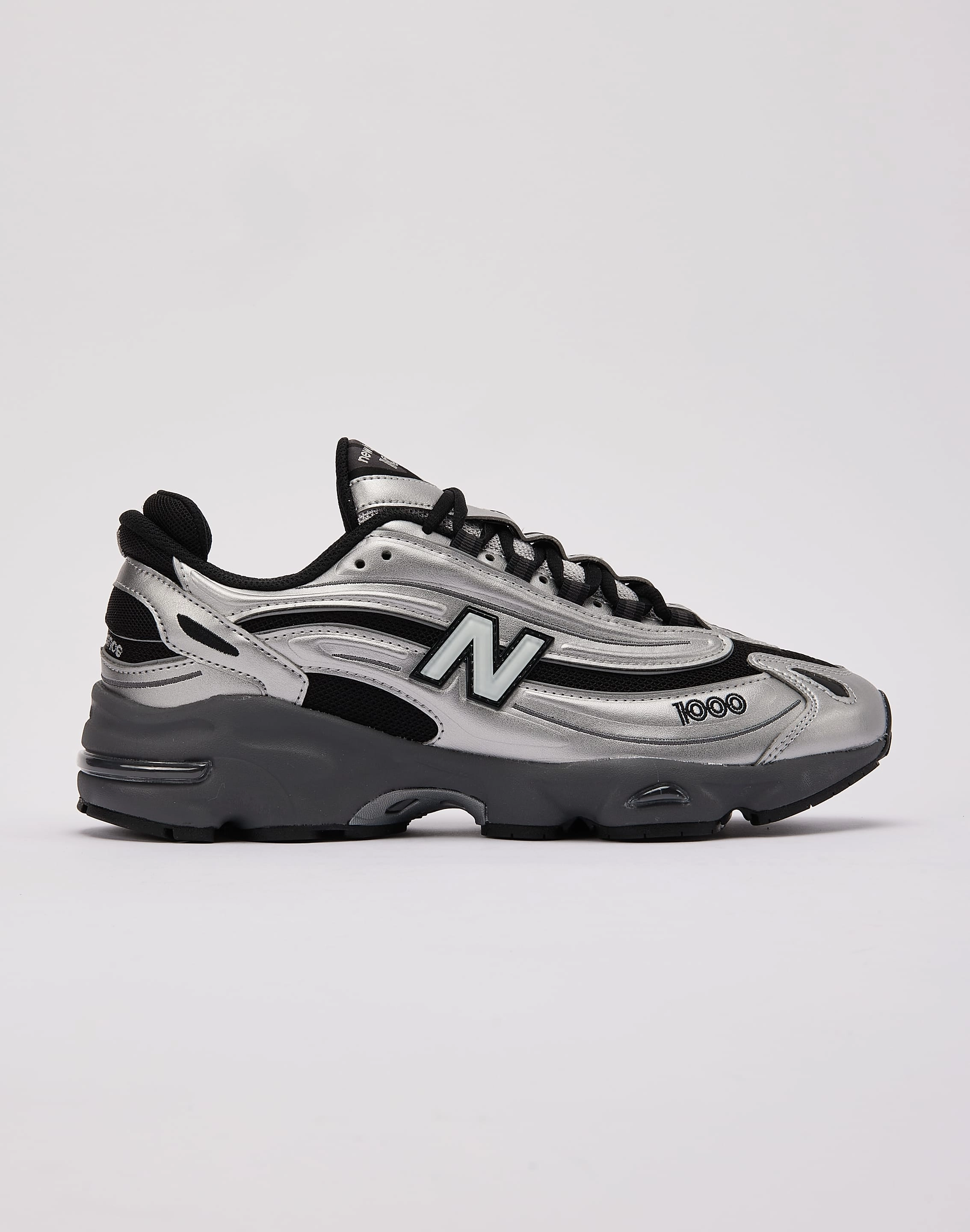 outdoor sports lover New Balance 1000