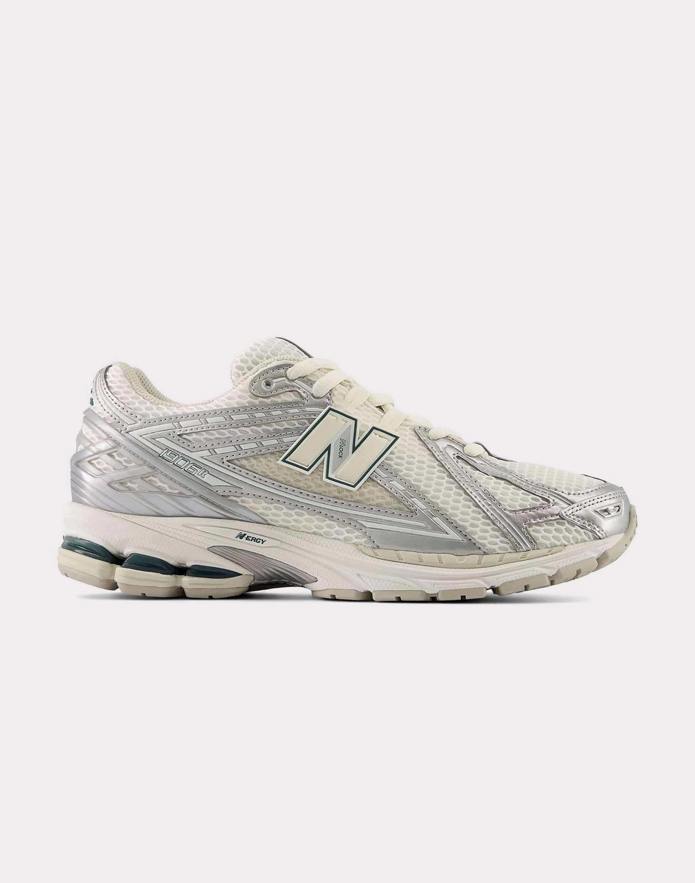 lacrosse shoes New Balance 1906R