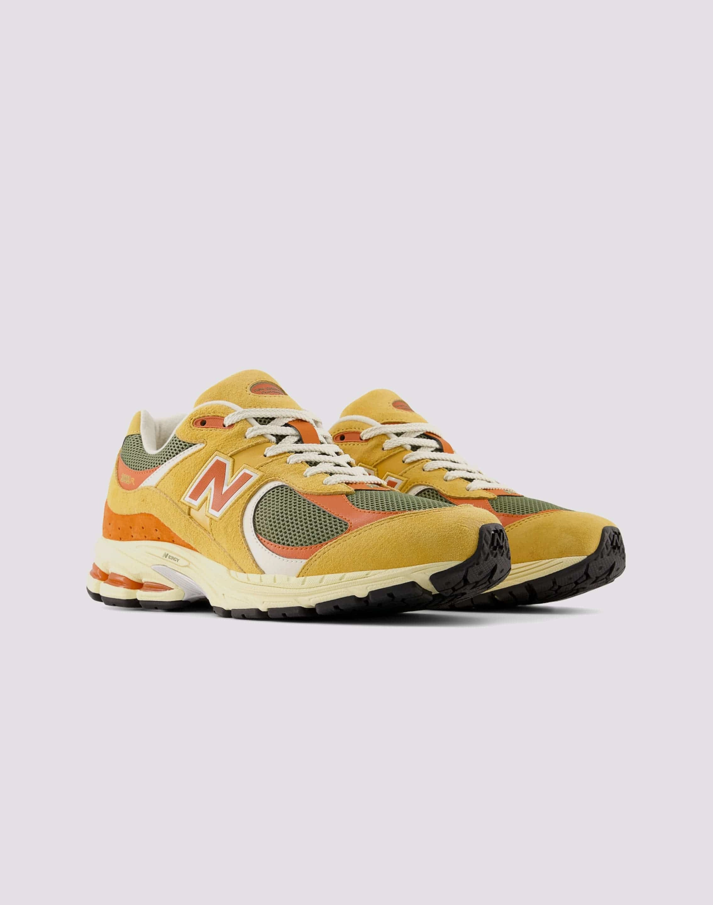 Ultra Durable Tread Pattern narrow-fit shoes New Balance 2002R