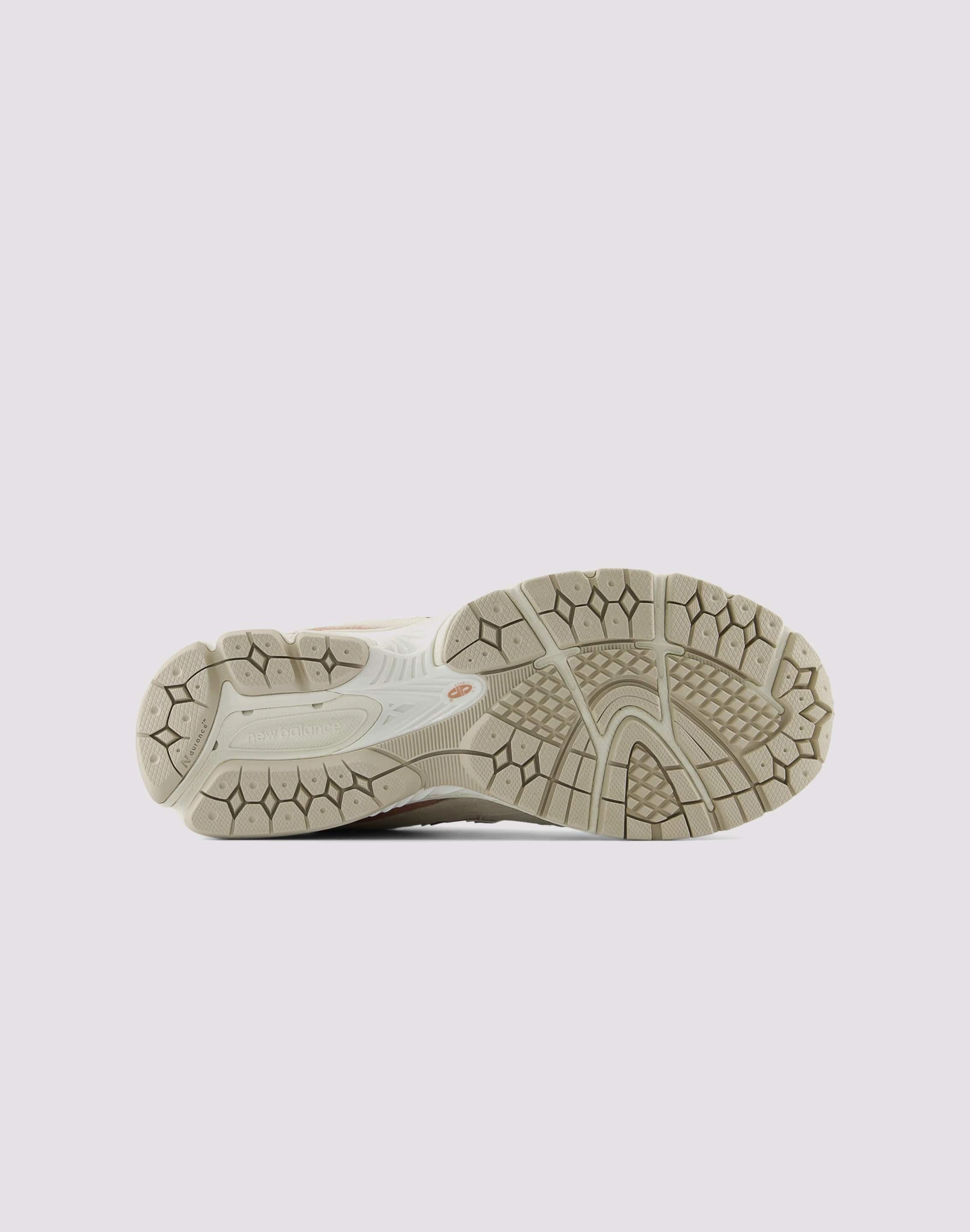 appliqued - finish - design shoes New Balance 2002R