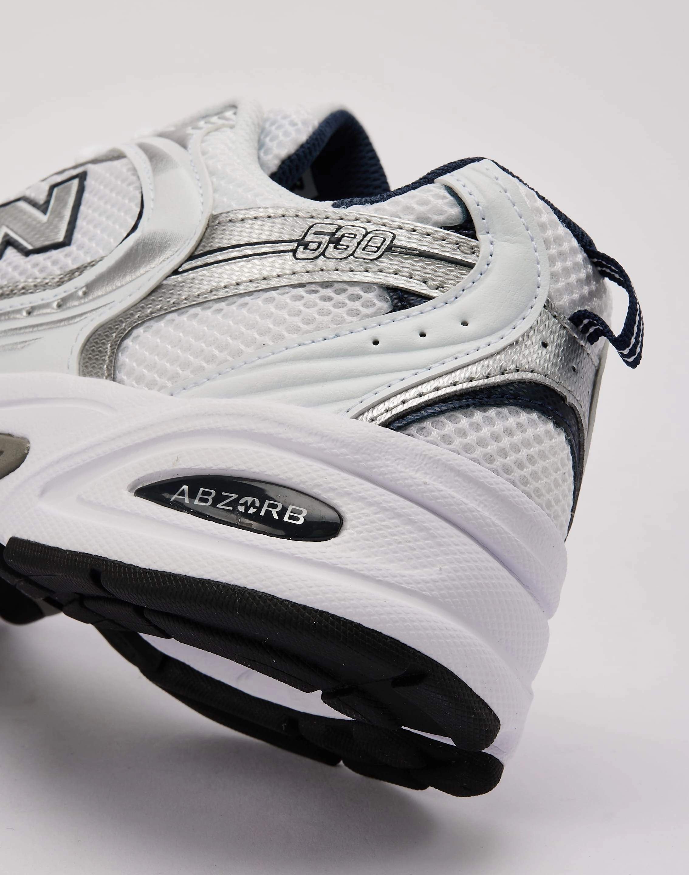 New Balance 530 Hyperelastic Collar Contoured Footbed Technology