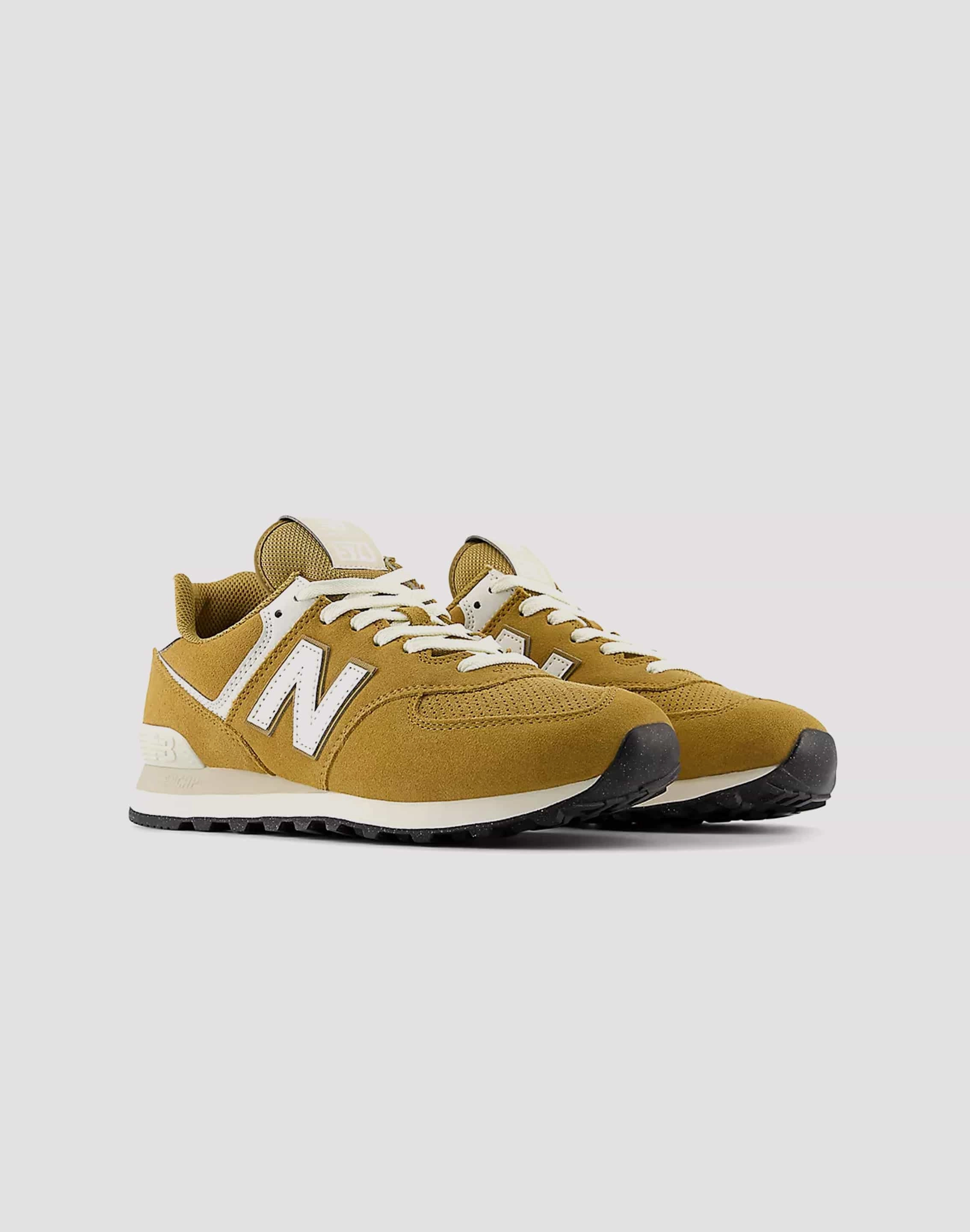 rigid insole shoes New Balance 574