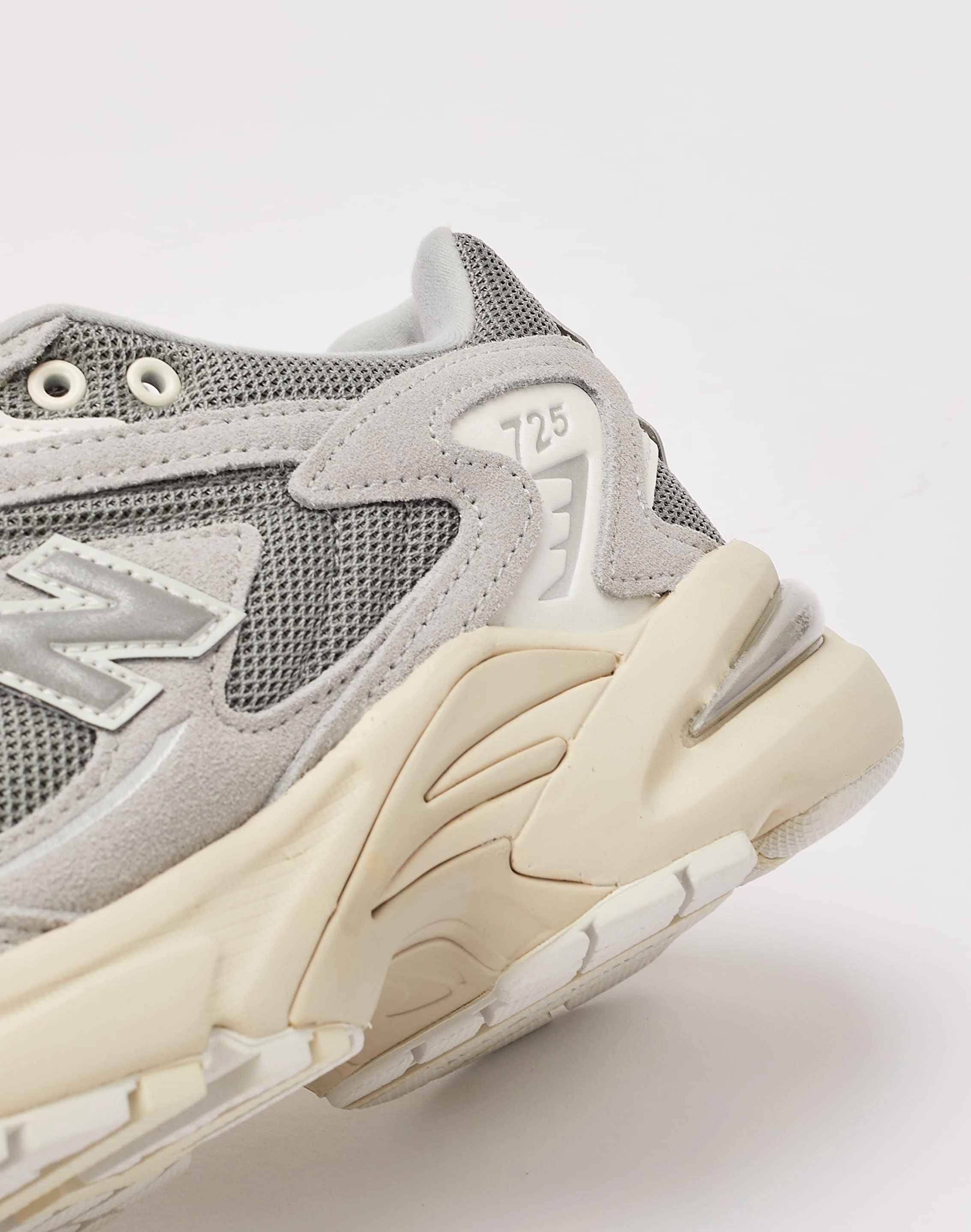 New Balance 725v1 Carbon Neutral Design Ventilated Upper Material