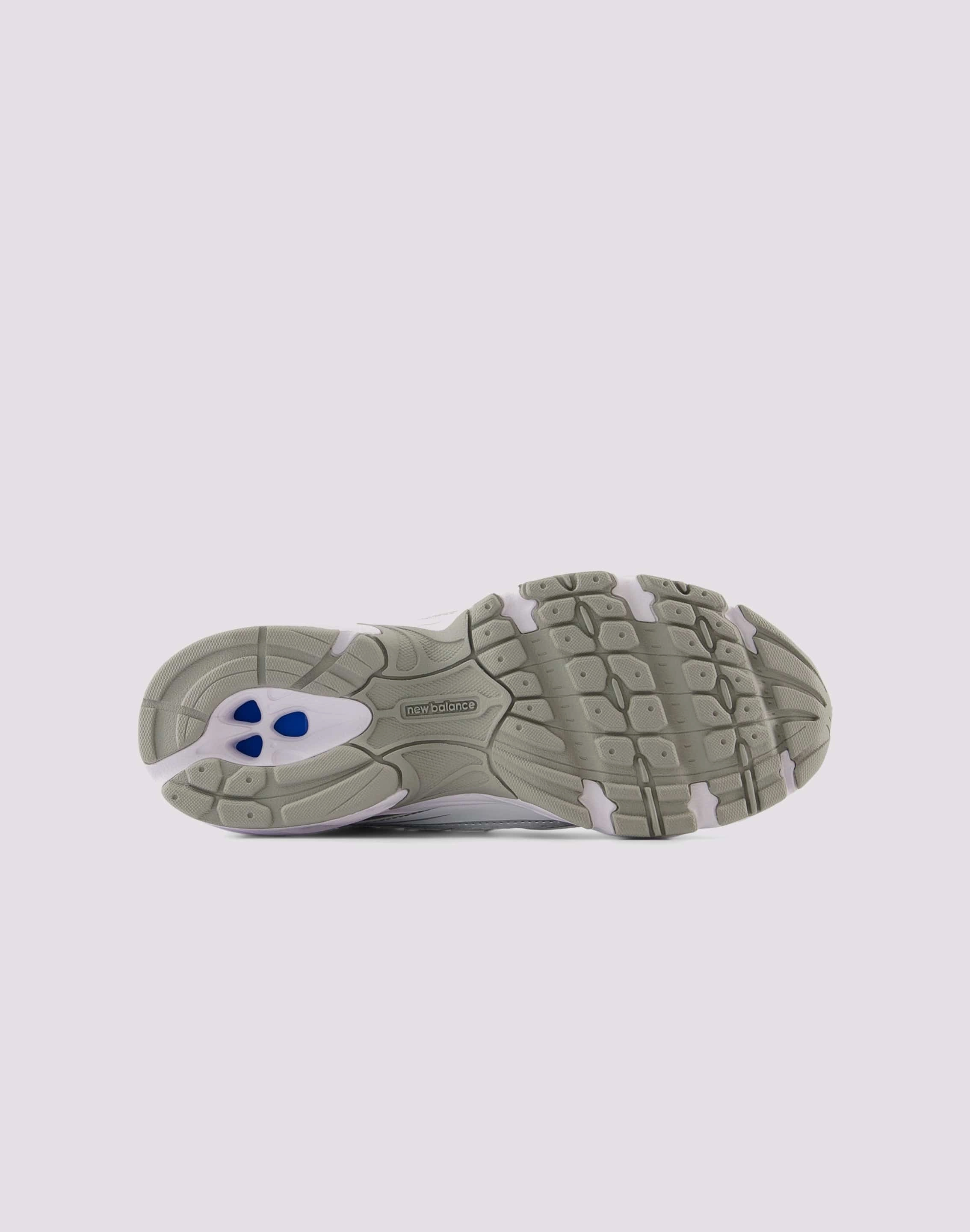 Ventilated Upper Design Durable Mesh Vamp New Balance 740