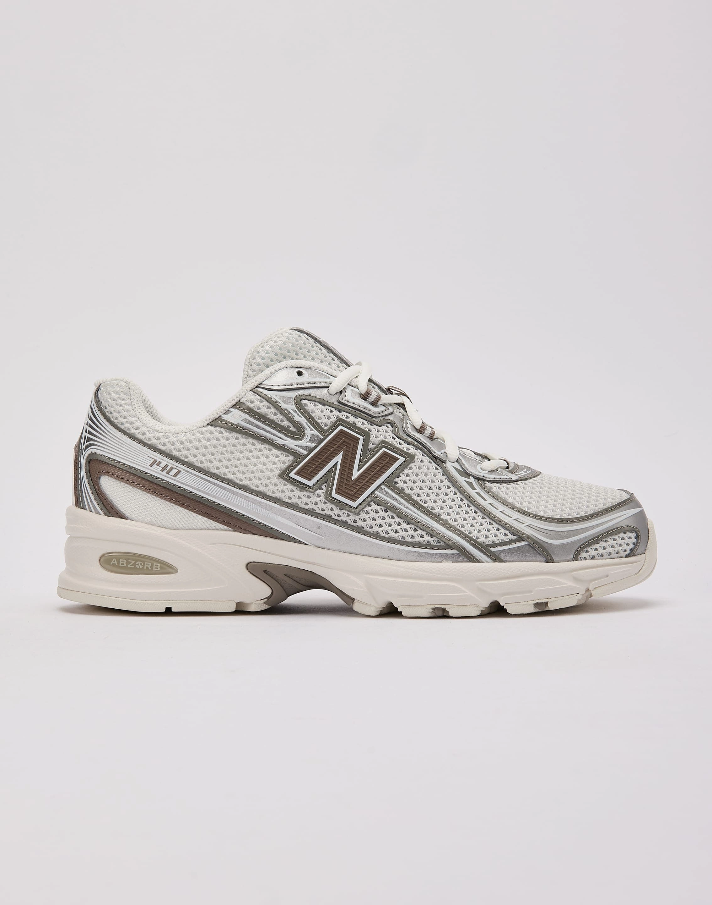New Balance 740 running in dry conditions