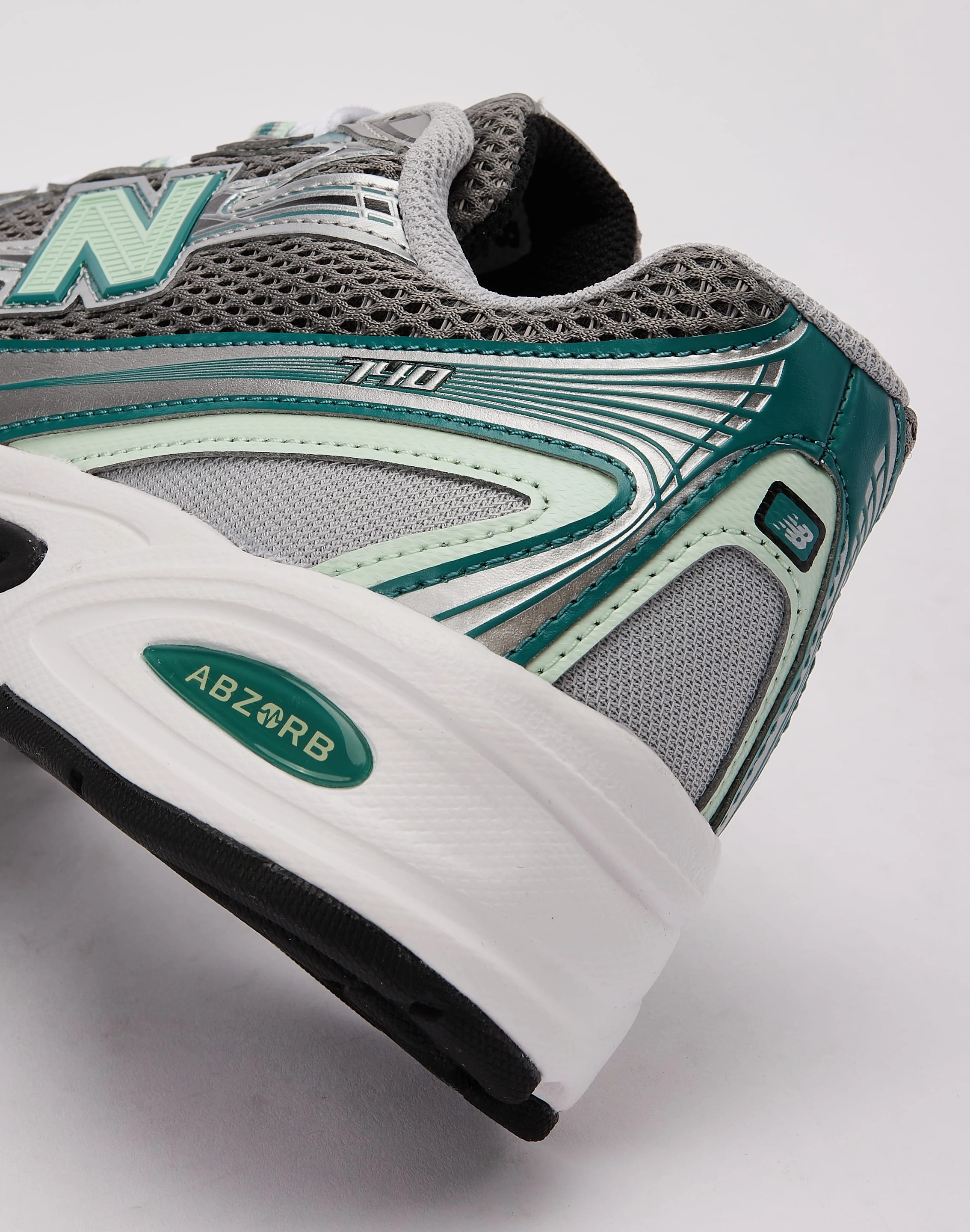 arch supports New Balance 740