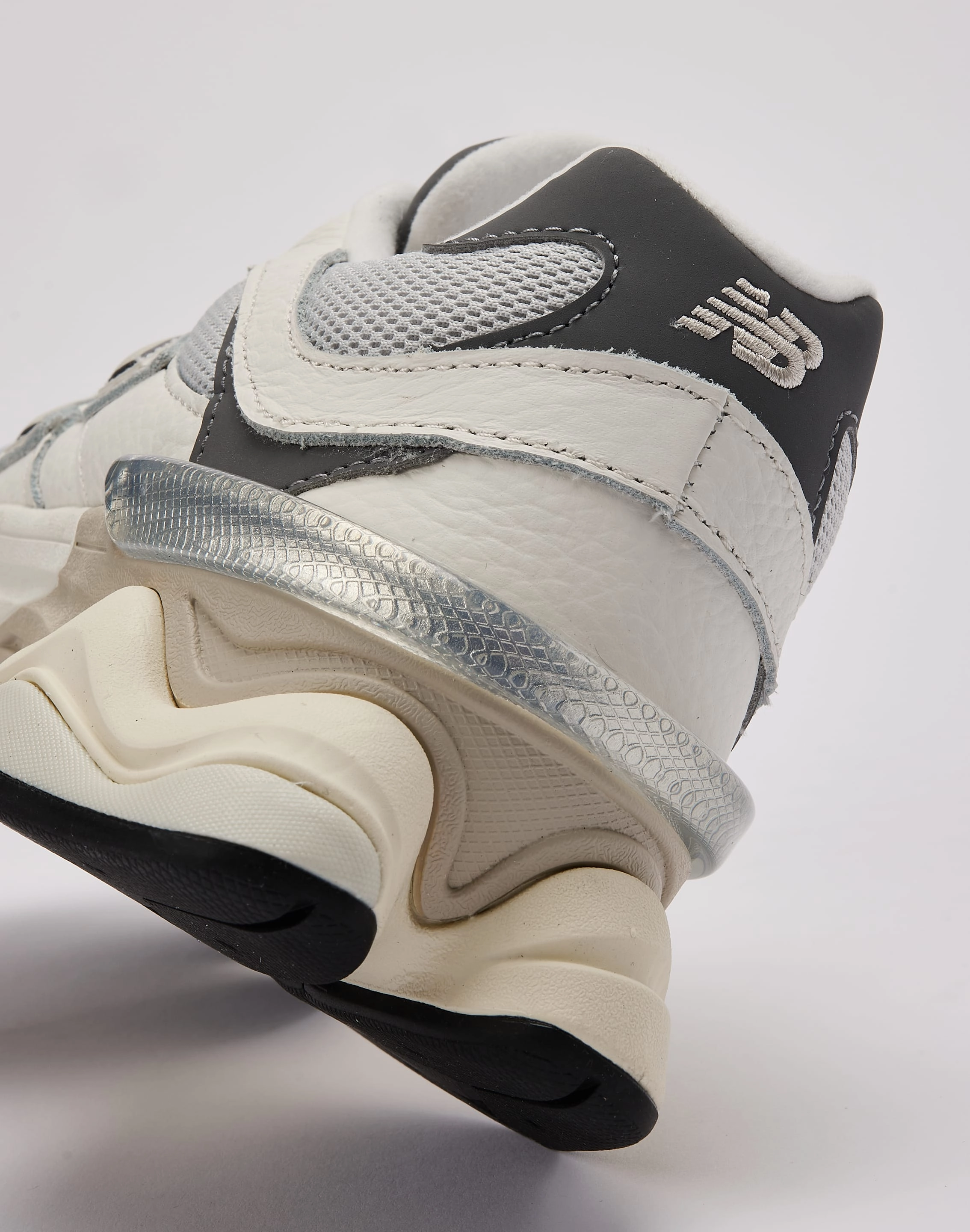 New Balance 9060 afternoon running shoes Friction Reduced Interior