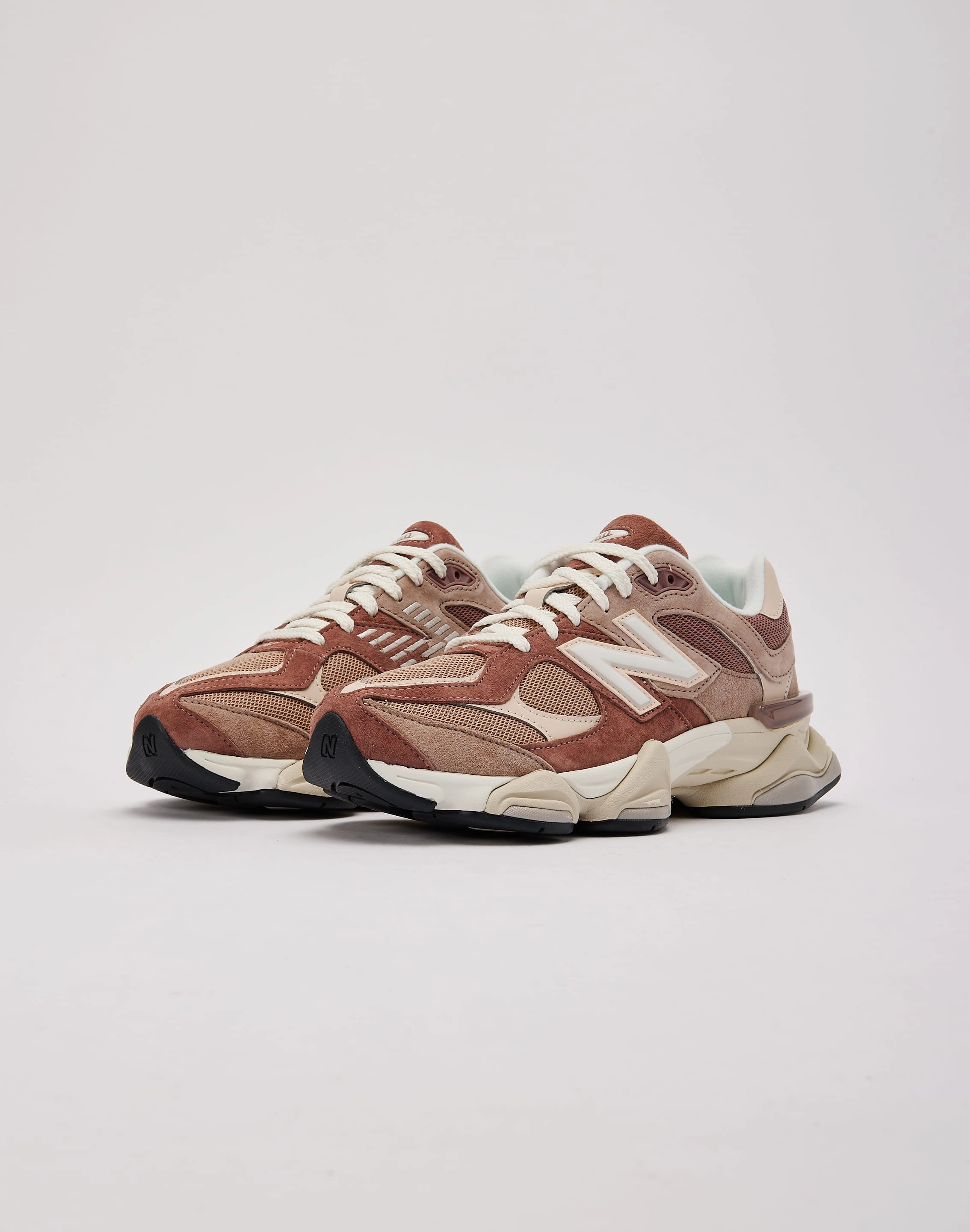 New Balance 9060 seasonal - themed running gear Microclimate Airflow Channels
