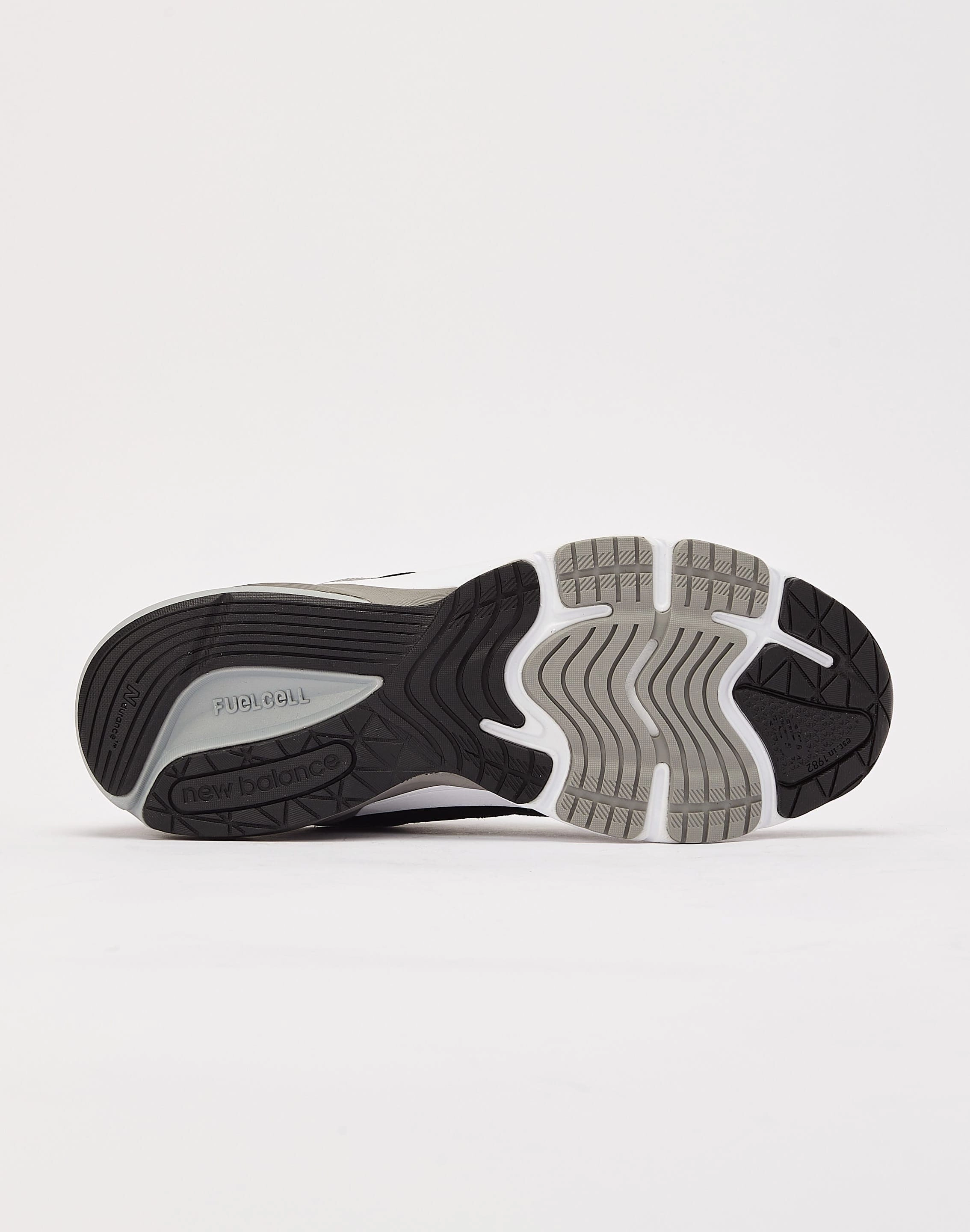 historical - themed running wear New Balance 990v6