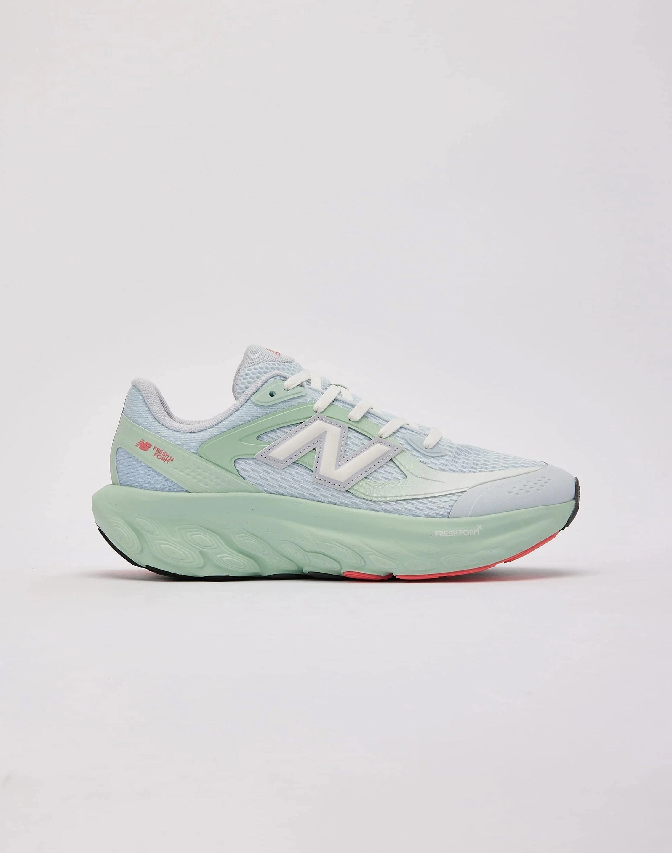 New Balance Fresh Foam Trainer suede upper Speed Enhancement