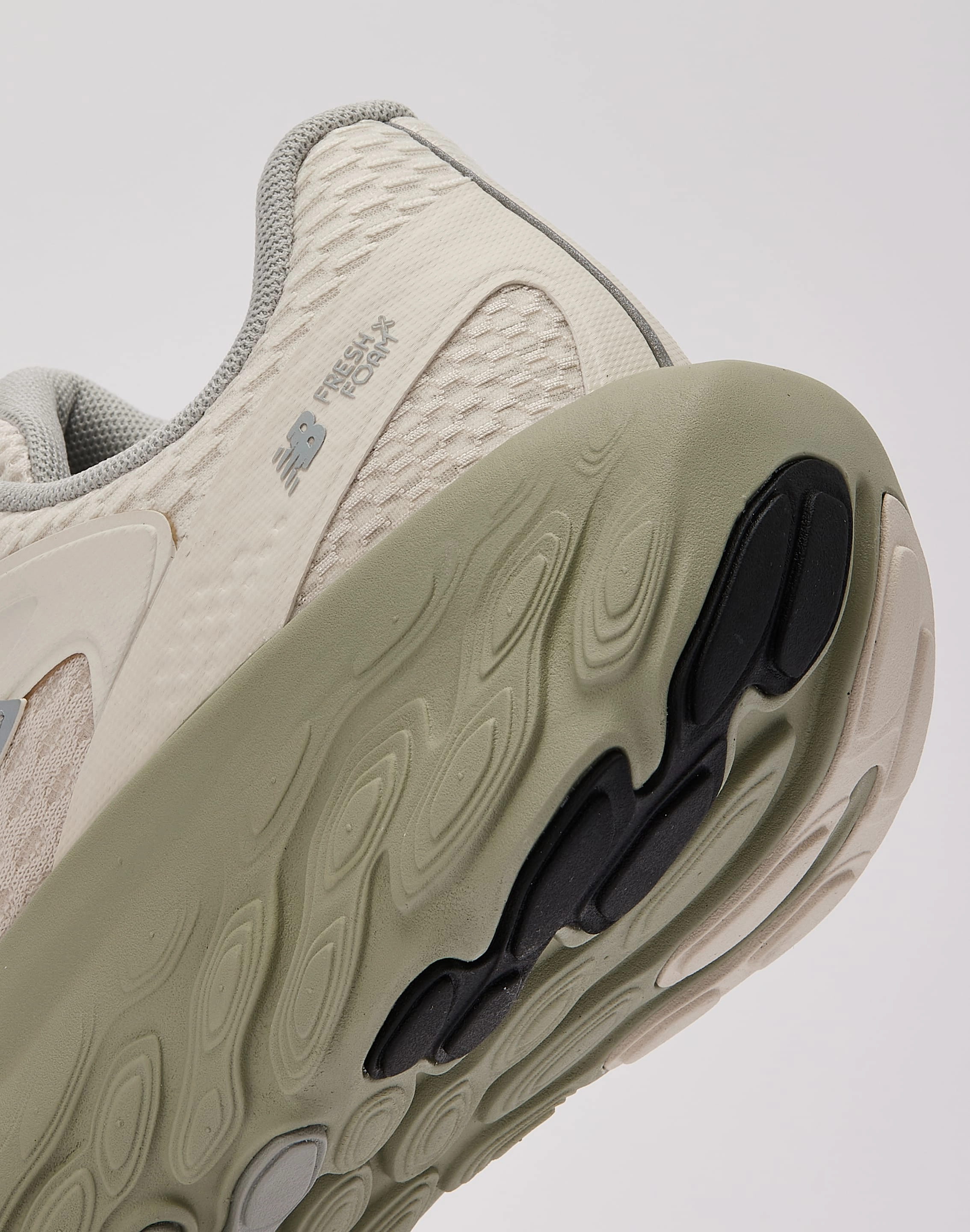 New Balance Fresh Foam Trainer multi - sport - shoes running in a bridge area shoes