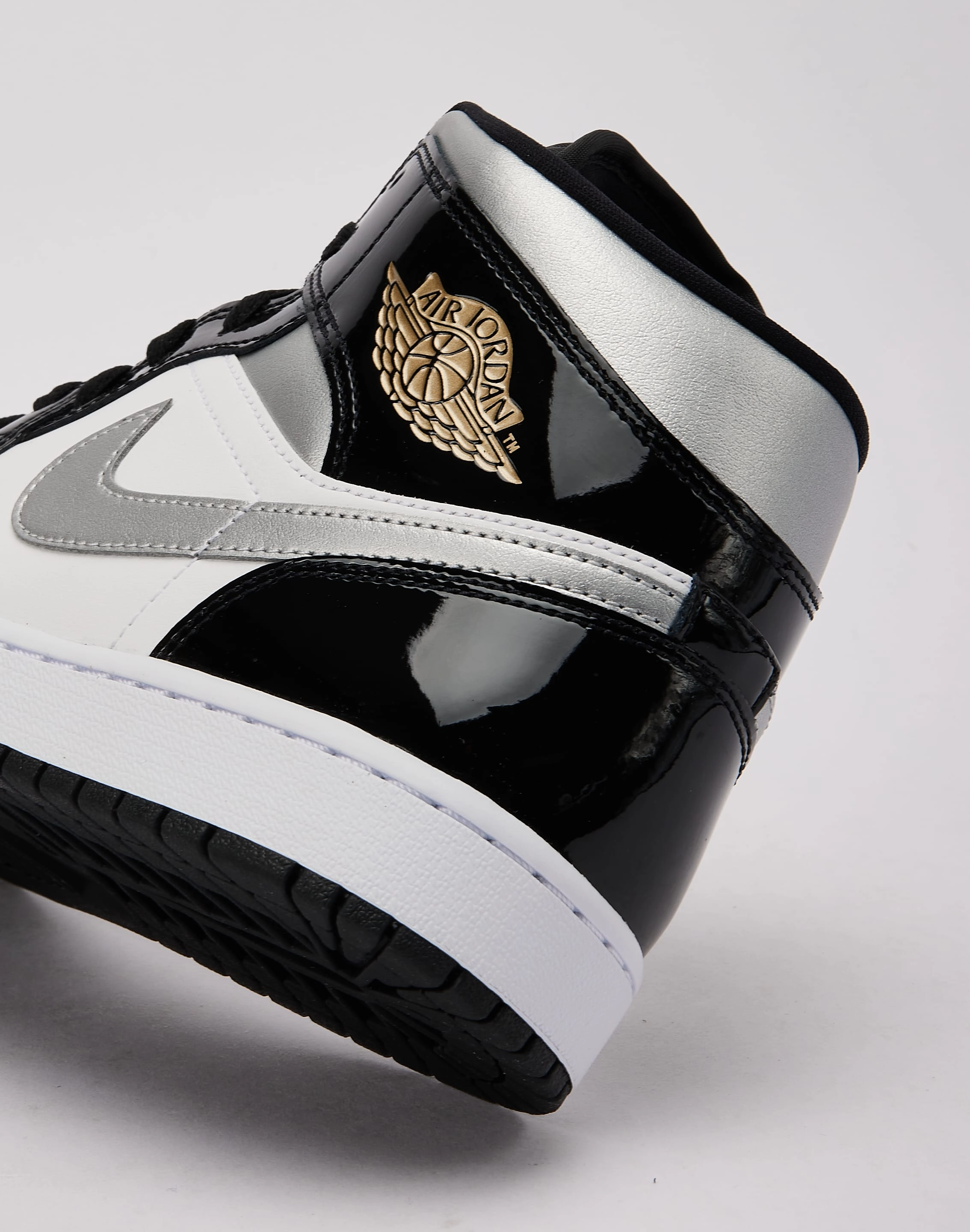 Jordan Air Jordan 1 Mid Cushioned heel Reinforced