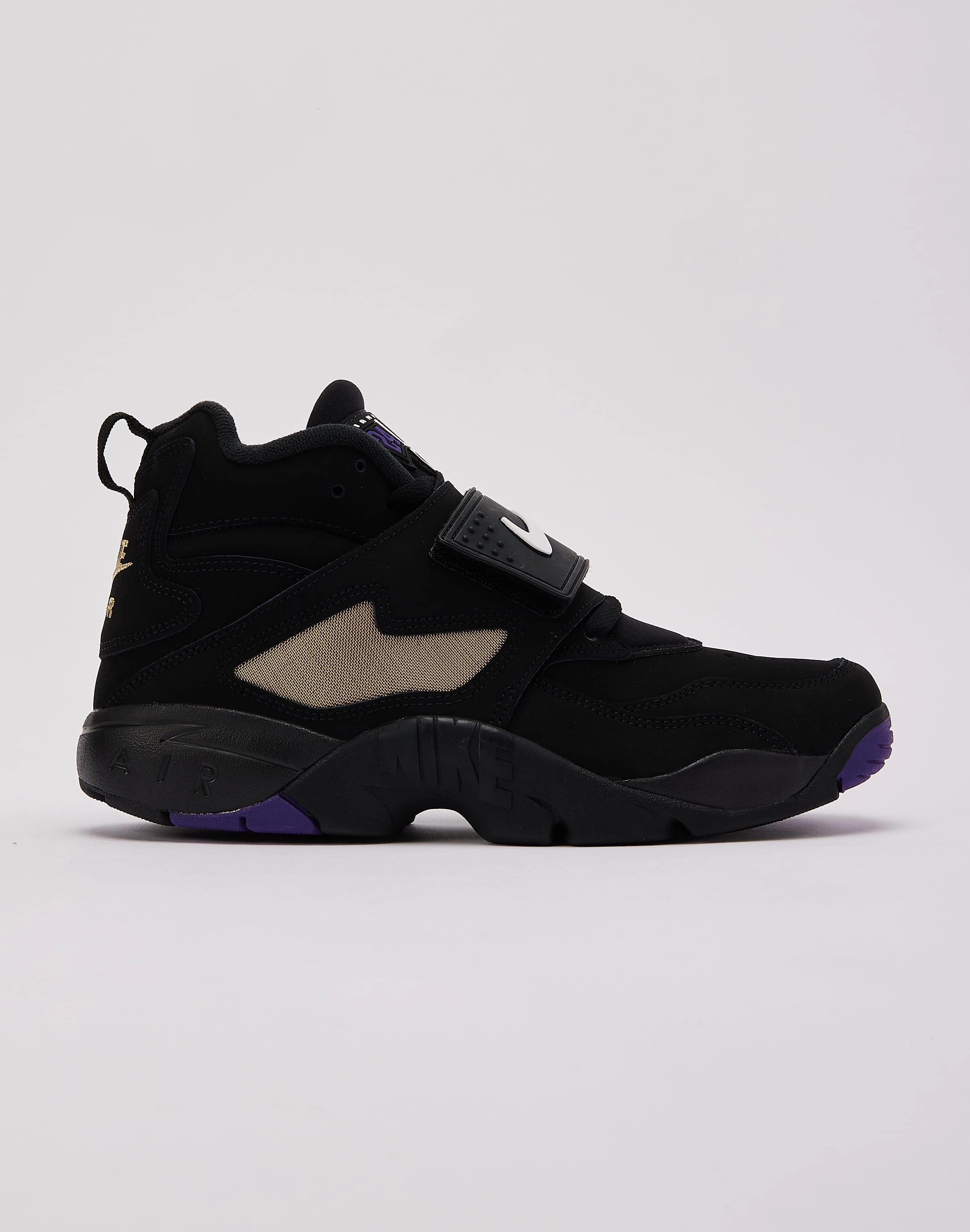 photo shoot Nike Air Diamond Turf 'Ravens'