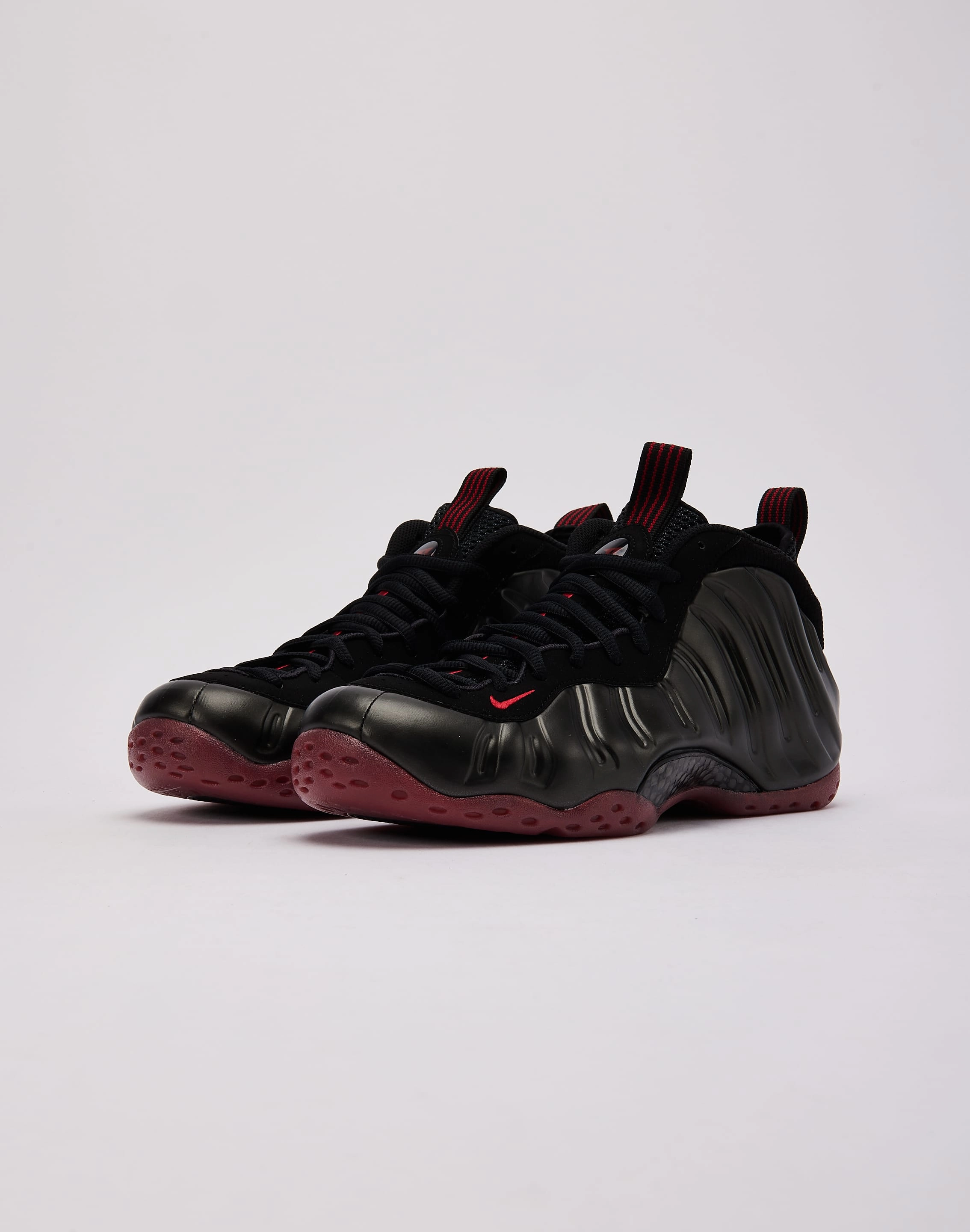 Hero Edge Nike Air Foamposite One 'Black and Varsity Red'