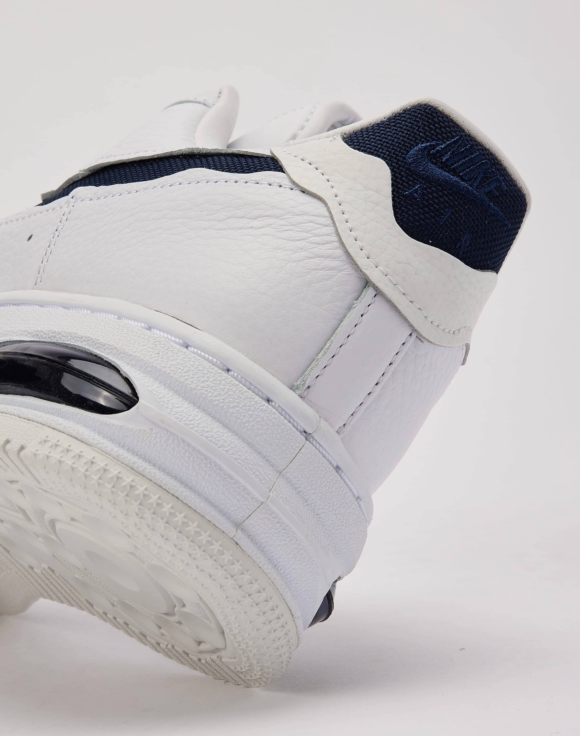 group walk Nike Air Force 1 Low EVO