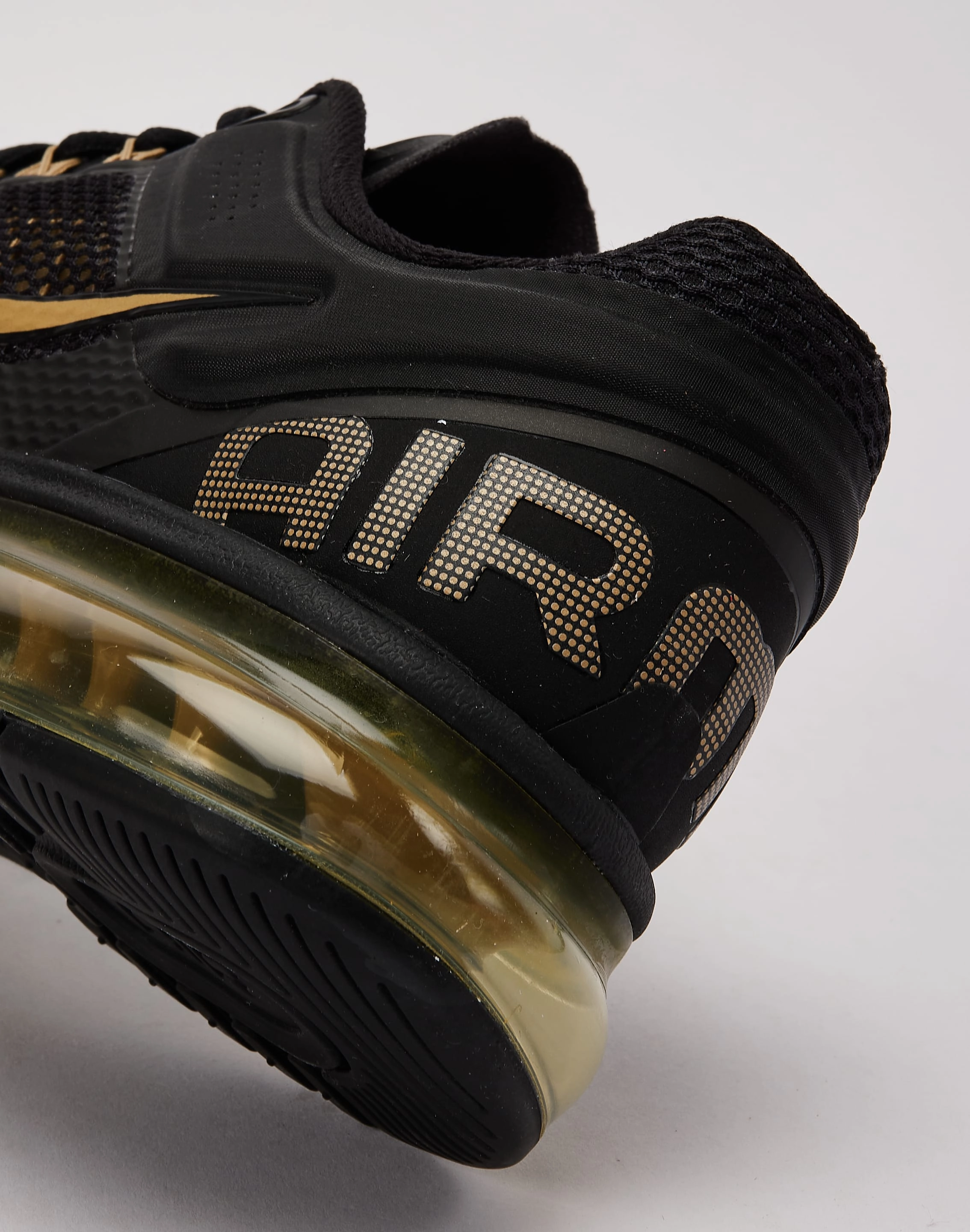 signature shoes Nike Air Max 2013