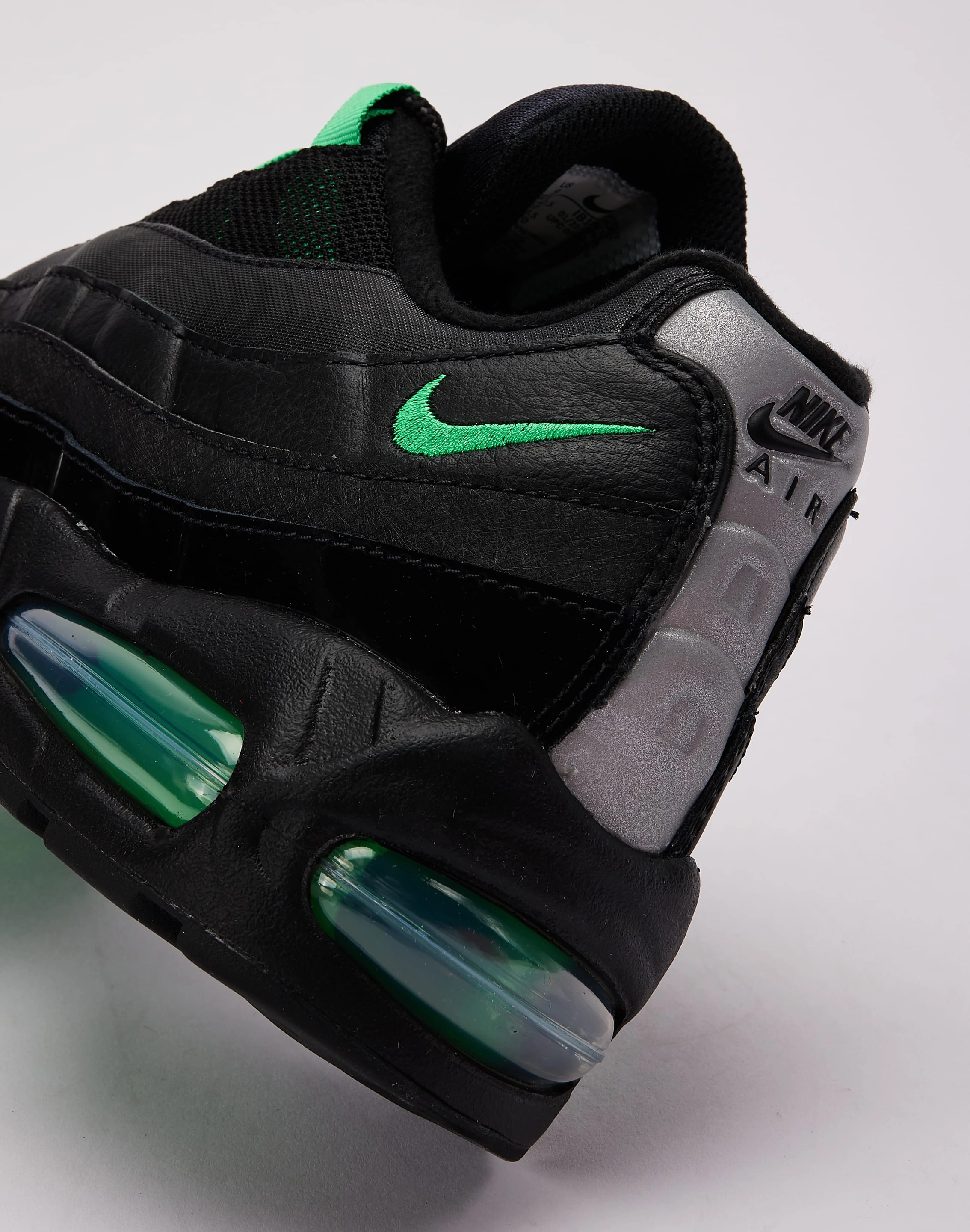 Flexible Traction running in a salt flat area shoes Nike Air Max 95 OG