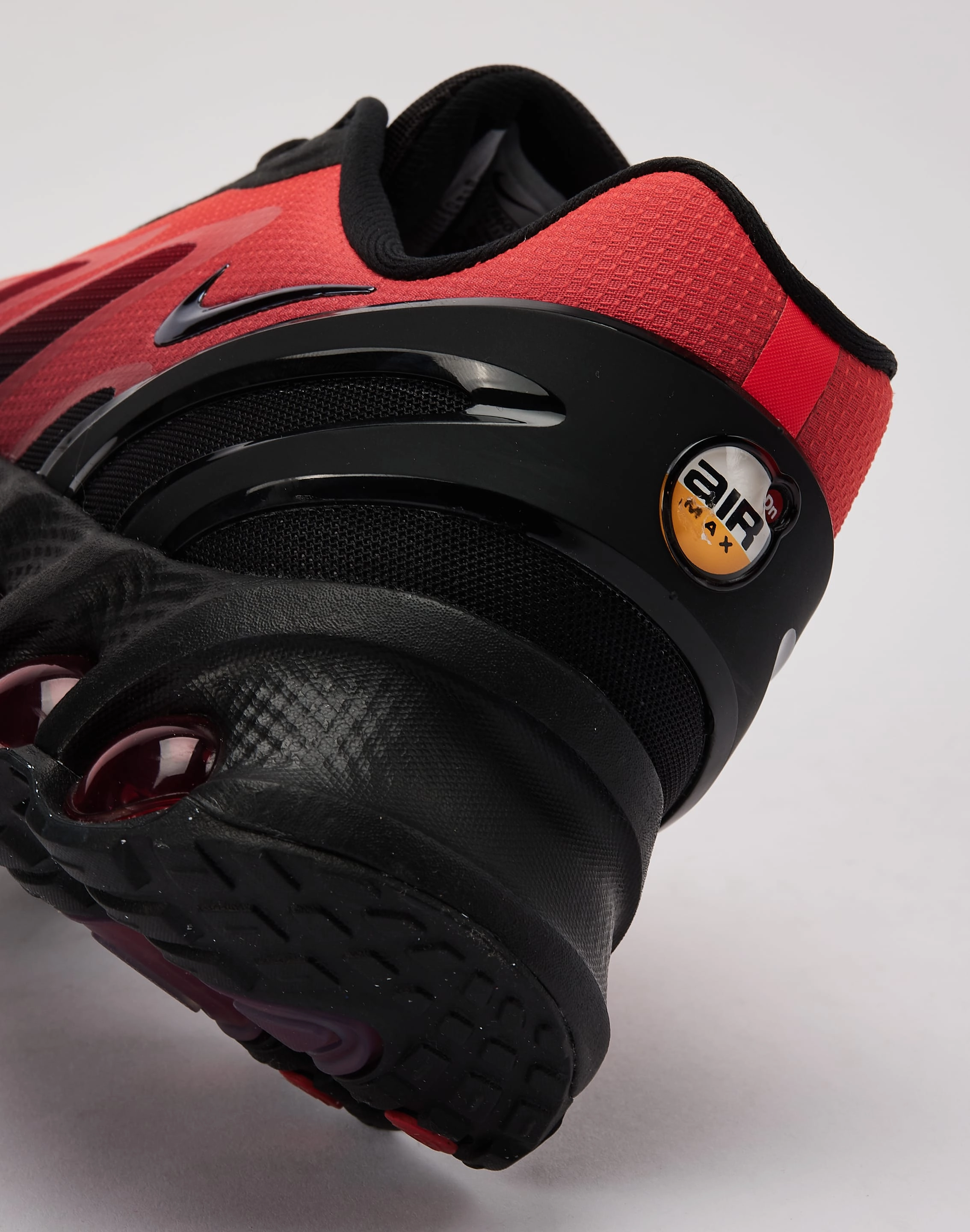 hook - and - loop - trimmed - design shoes Nike Air Max Dn8