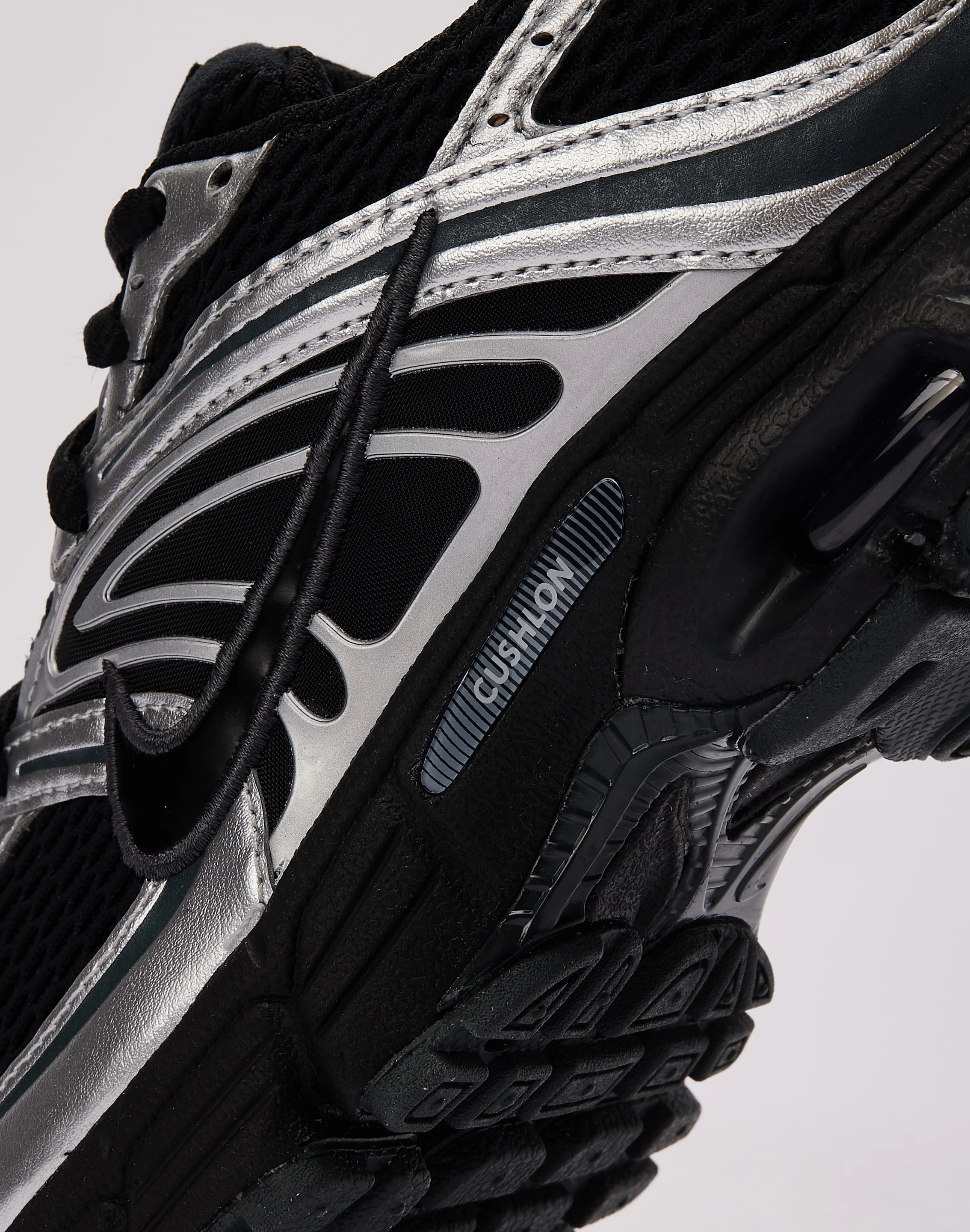 Nike Air Max Moto 2K solid colored shoes reinforced - toe running shoes