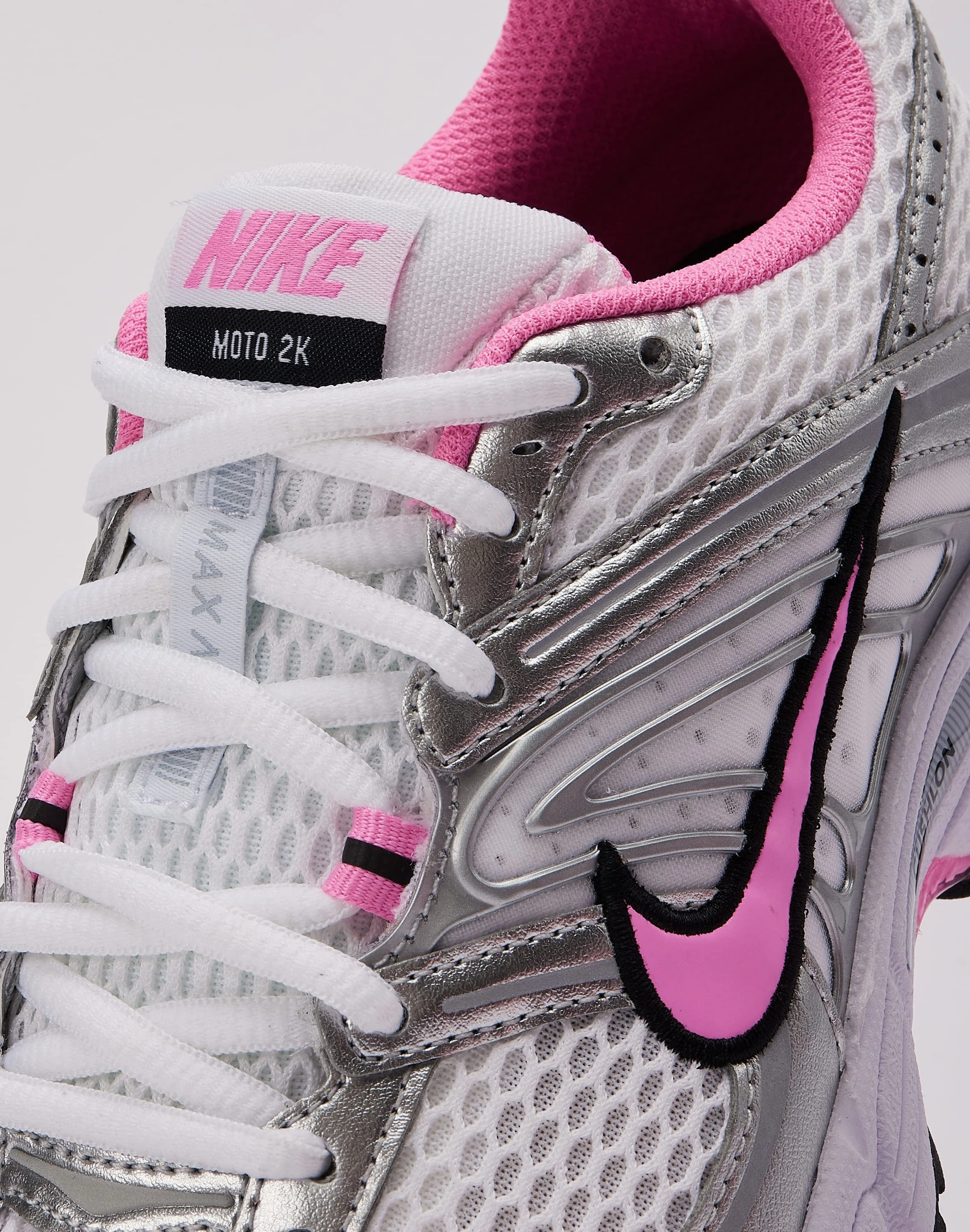 Nike Air Max Moto 2K functionality Comfort Shock