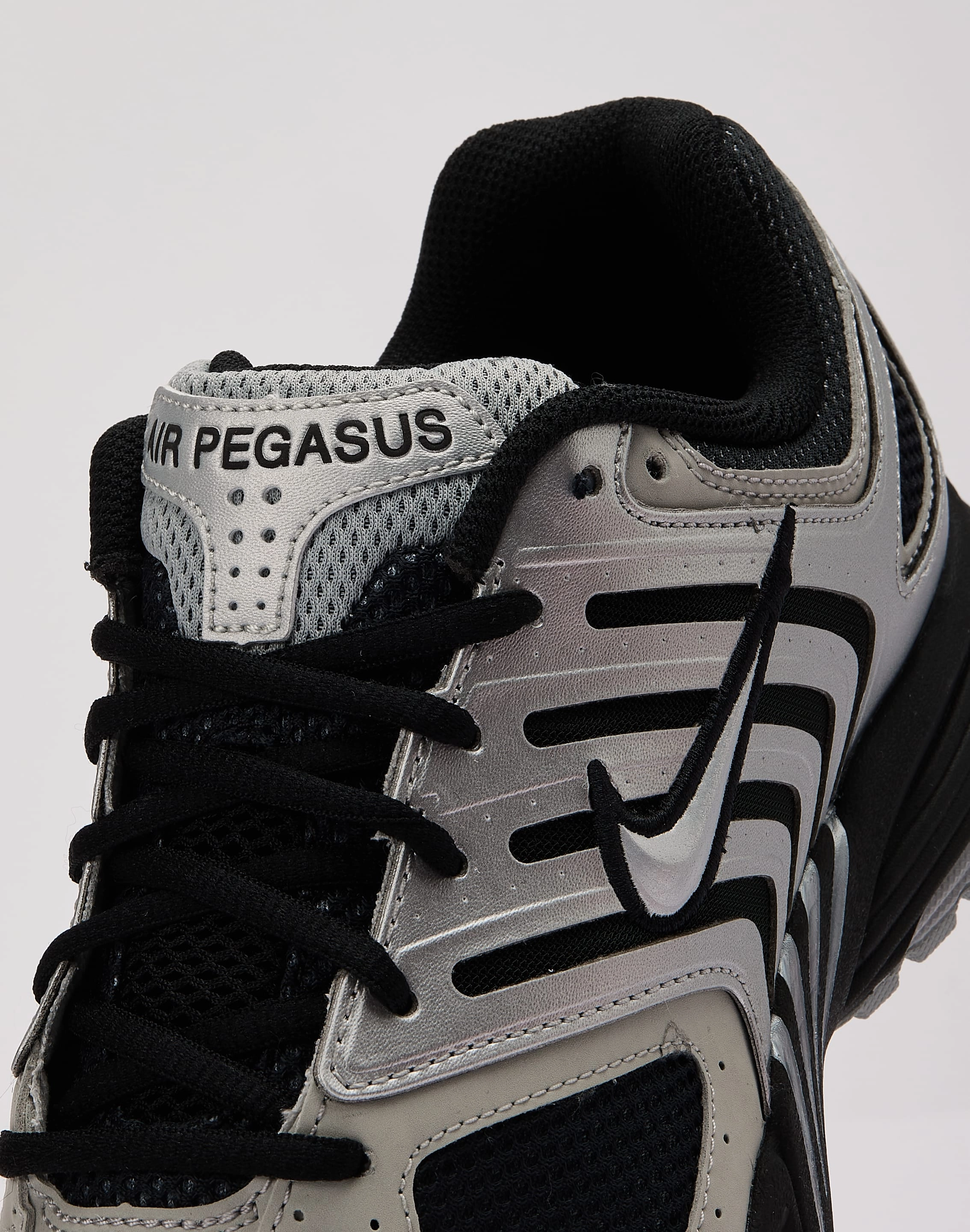 Nike Air Pegasus 2005 AirCirculation Engineered Airflow Channels