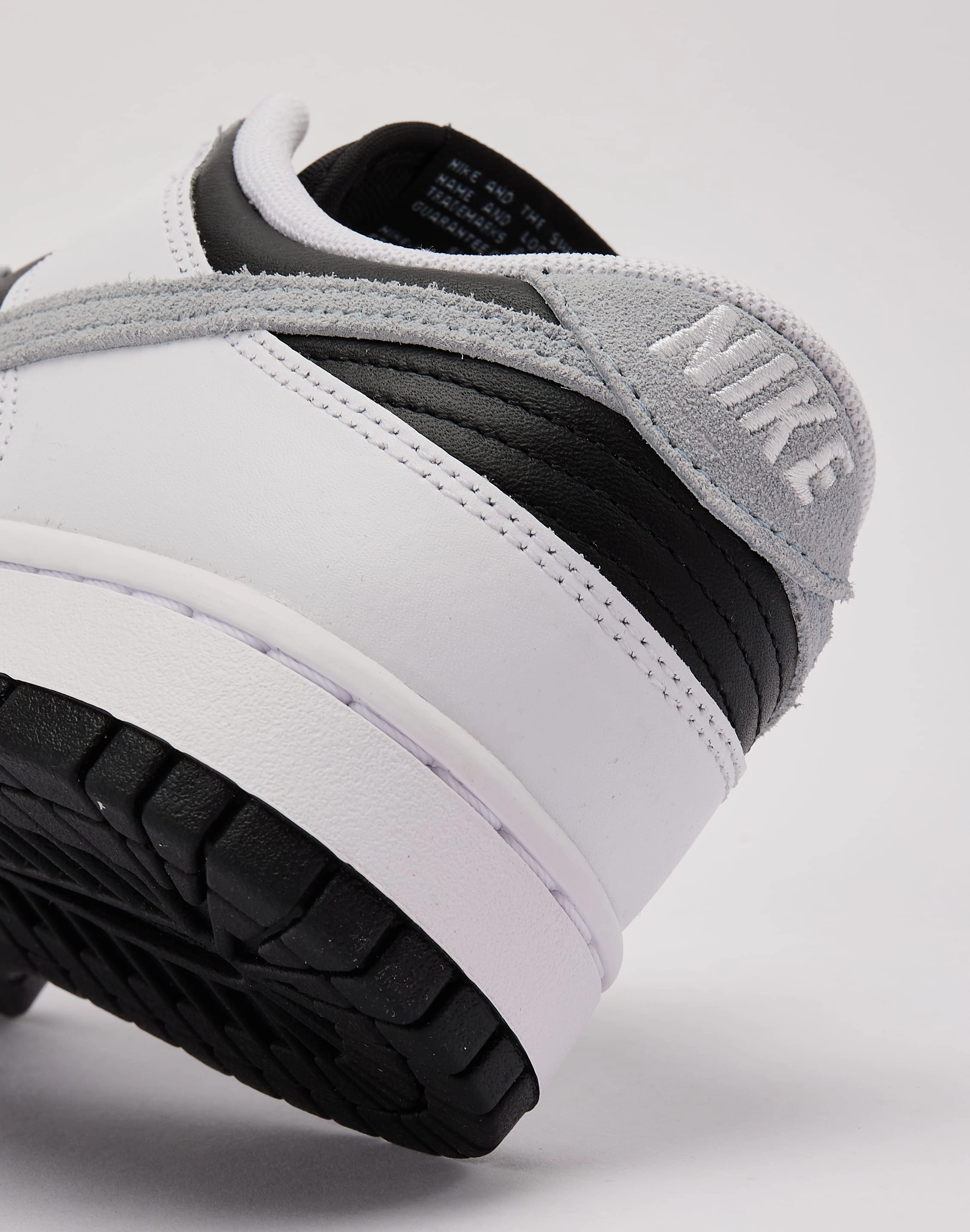 Nike Dunk Low Stitch Free Construction