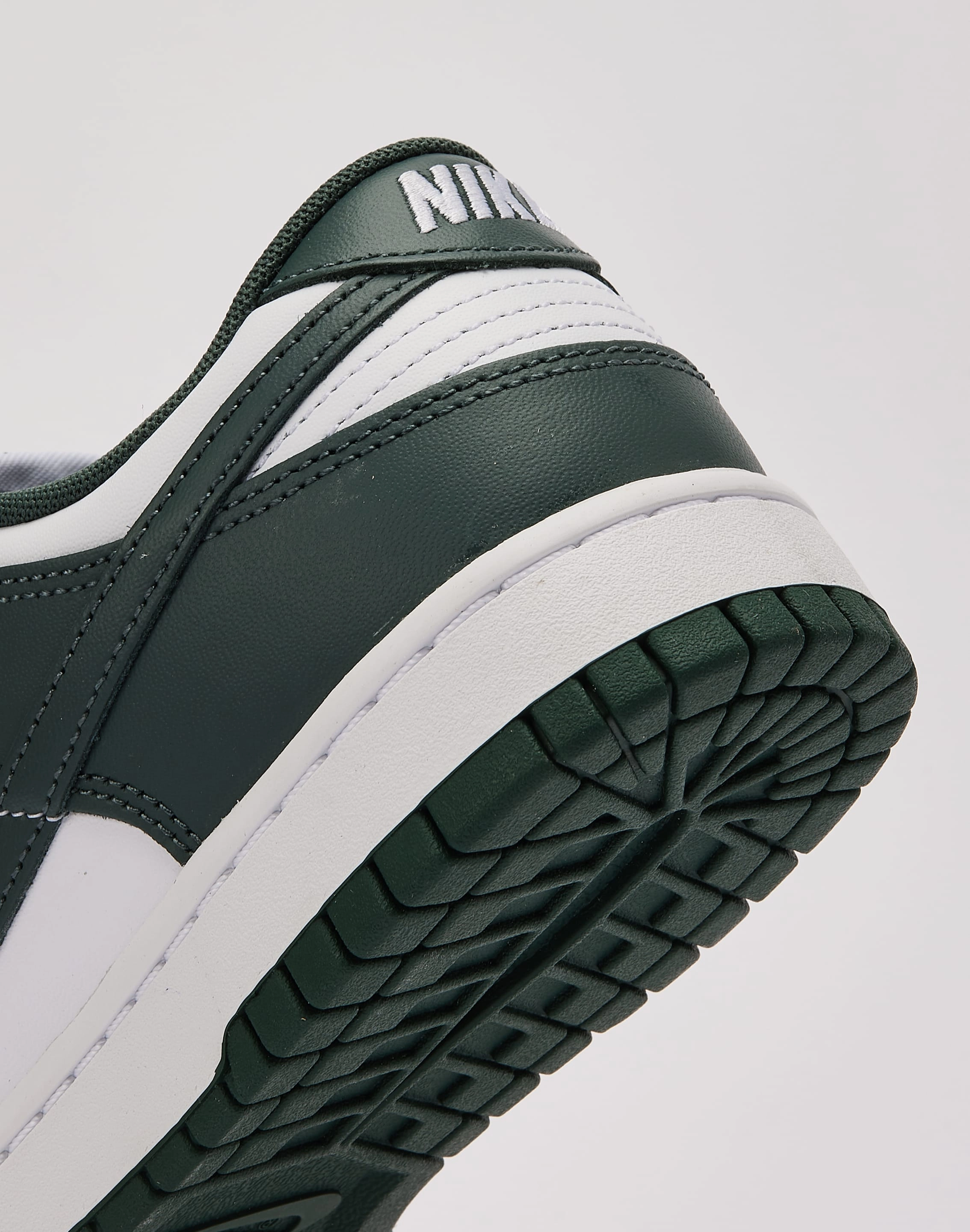 Ultra Light Construction Light Step Nike Dunk Low