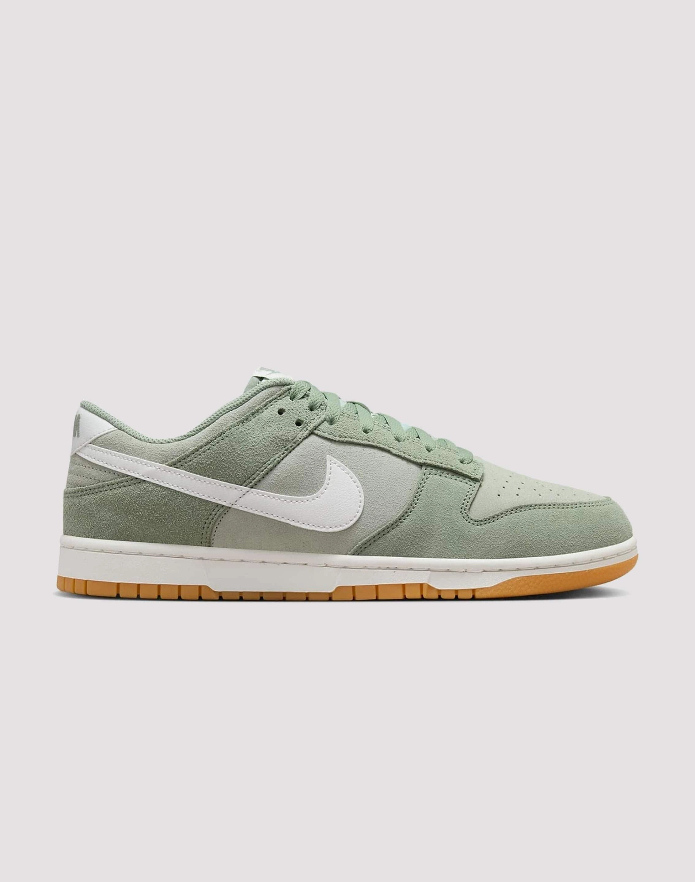 Nike Dunk Low SE Energy Return Foam Cushioned heel