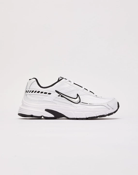 soccer player shoes Nike Initiator