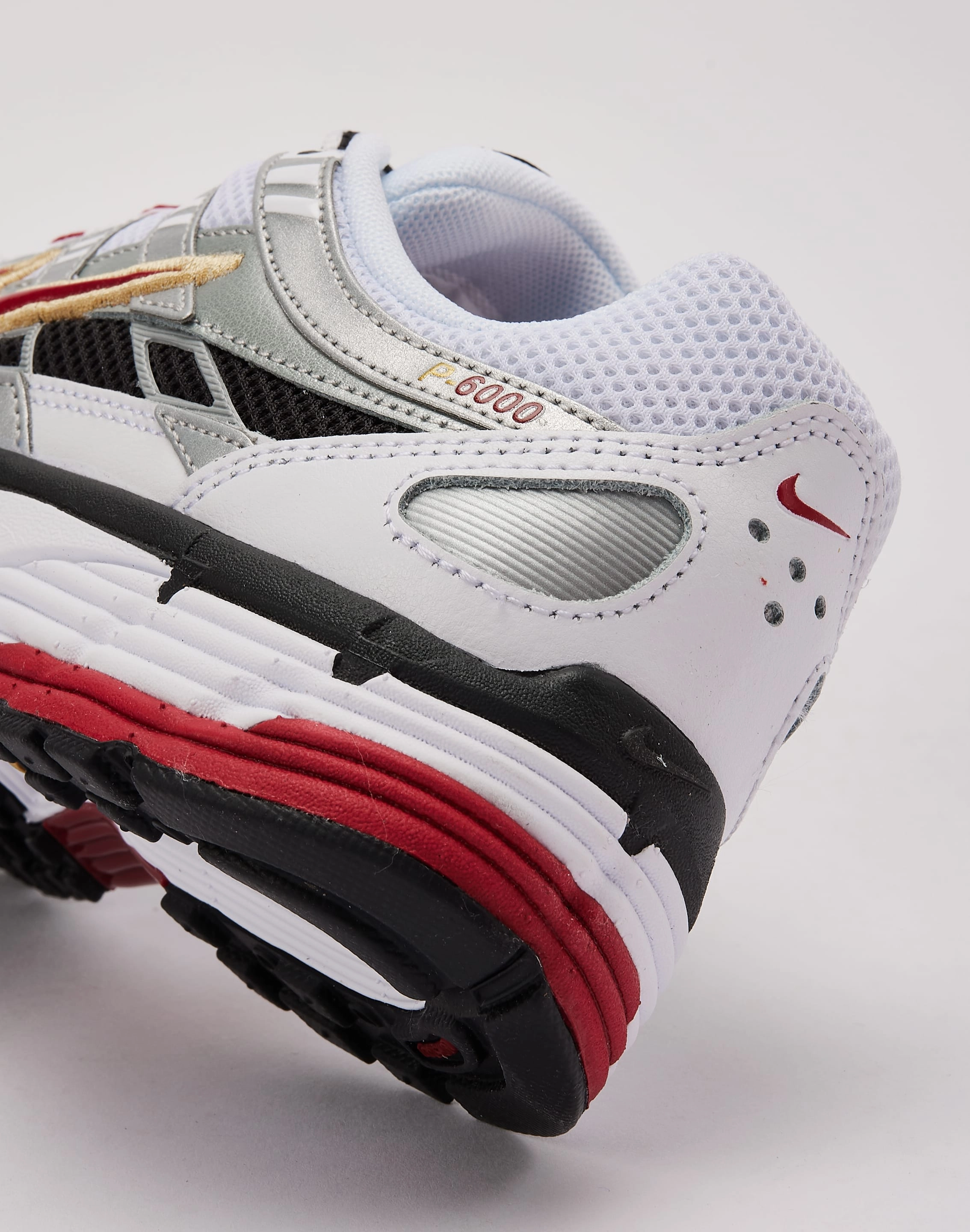 Shock Absorber cross-training shoes Nike P-6000