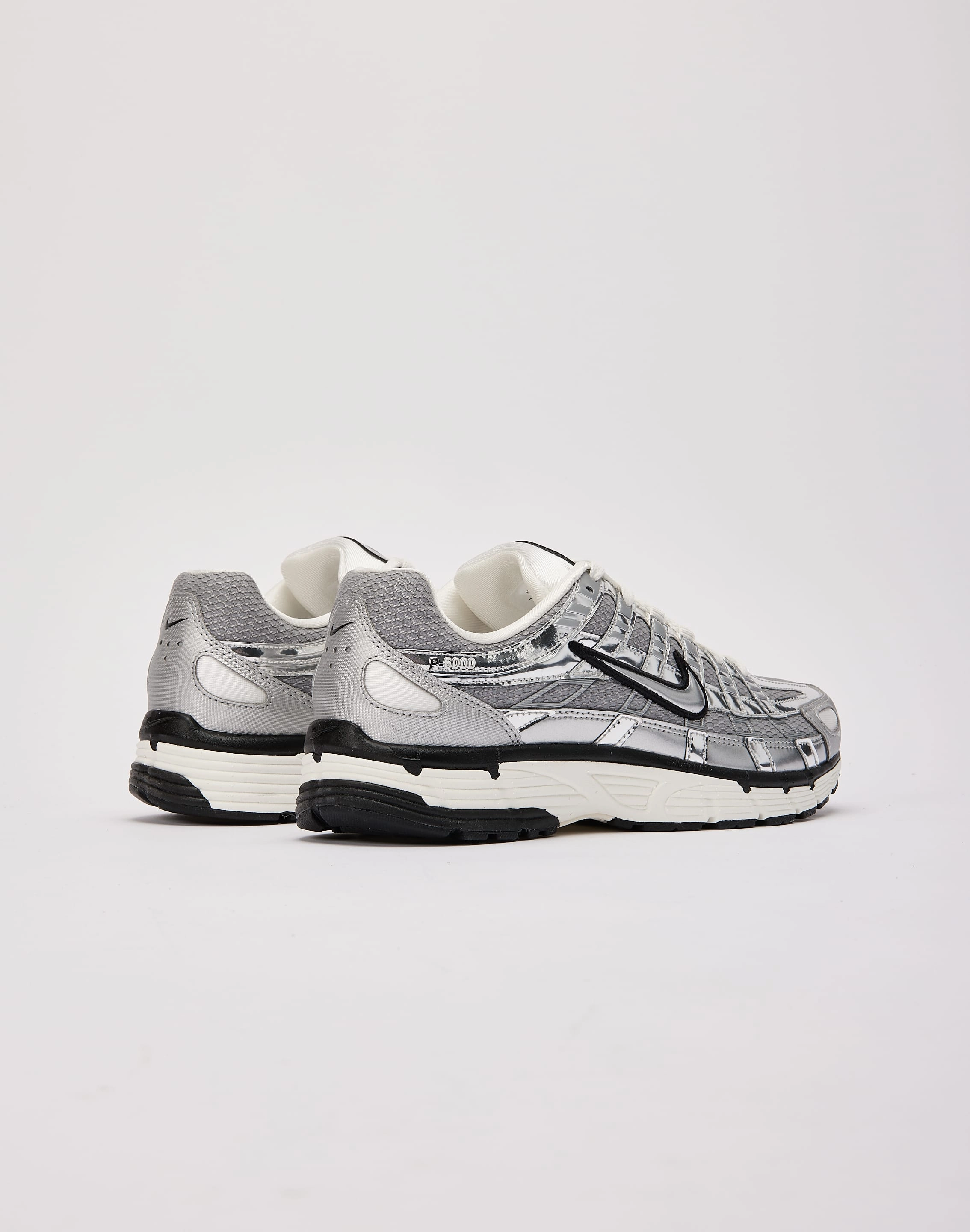 running with a hydration pack Track and field supply Nike P-6000