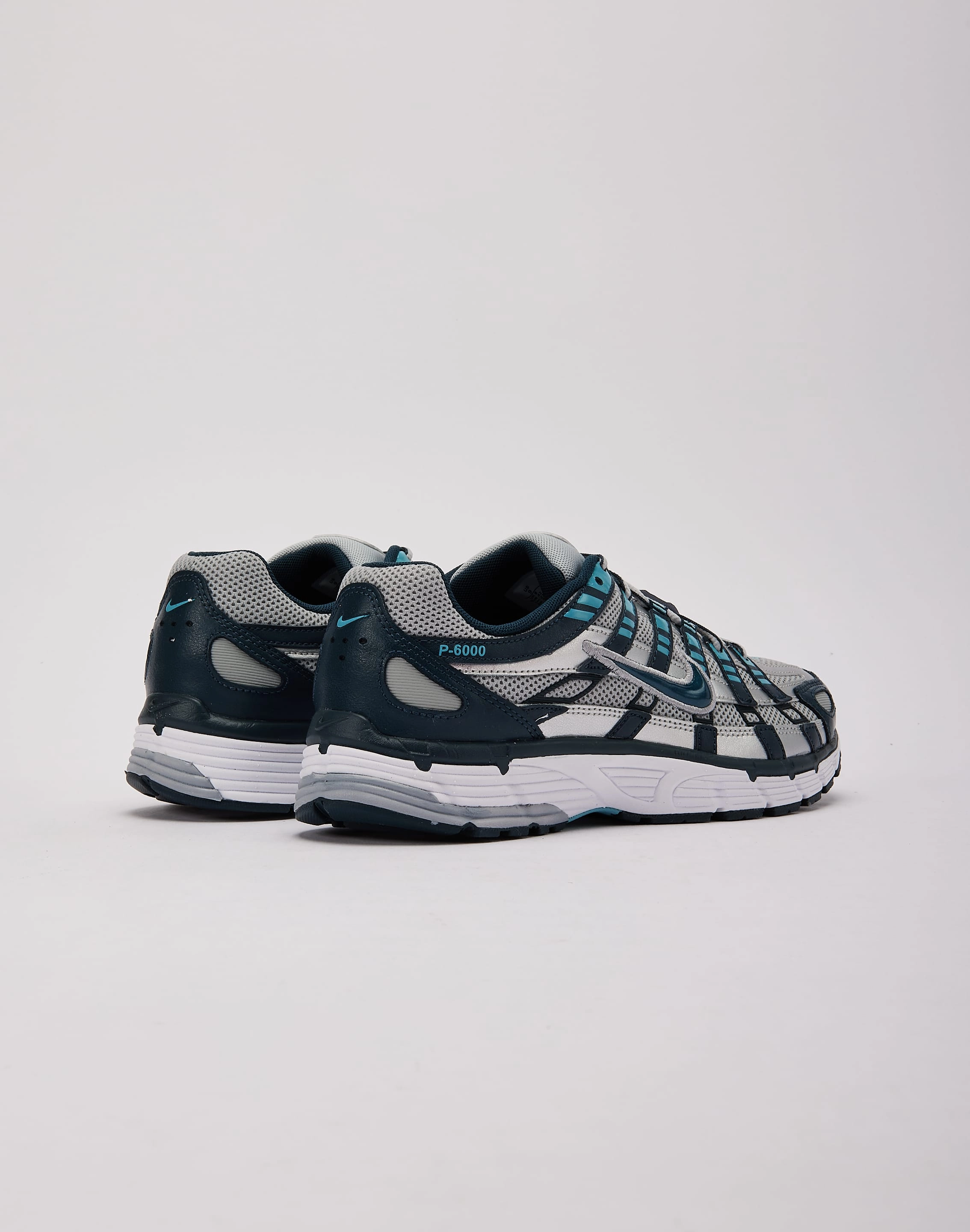 Nike P-6000 running in amateur tracks shoes weekend run shoes