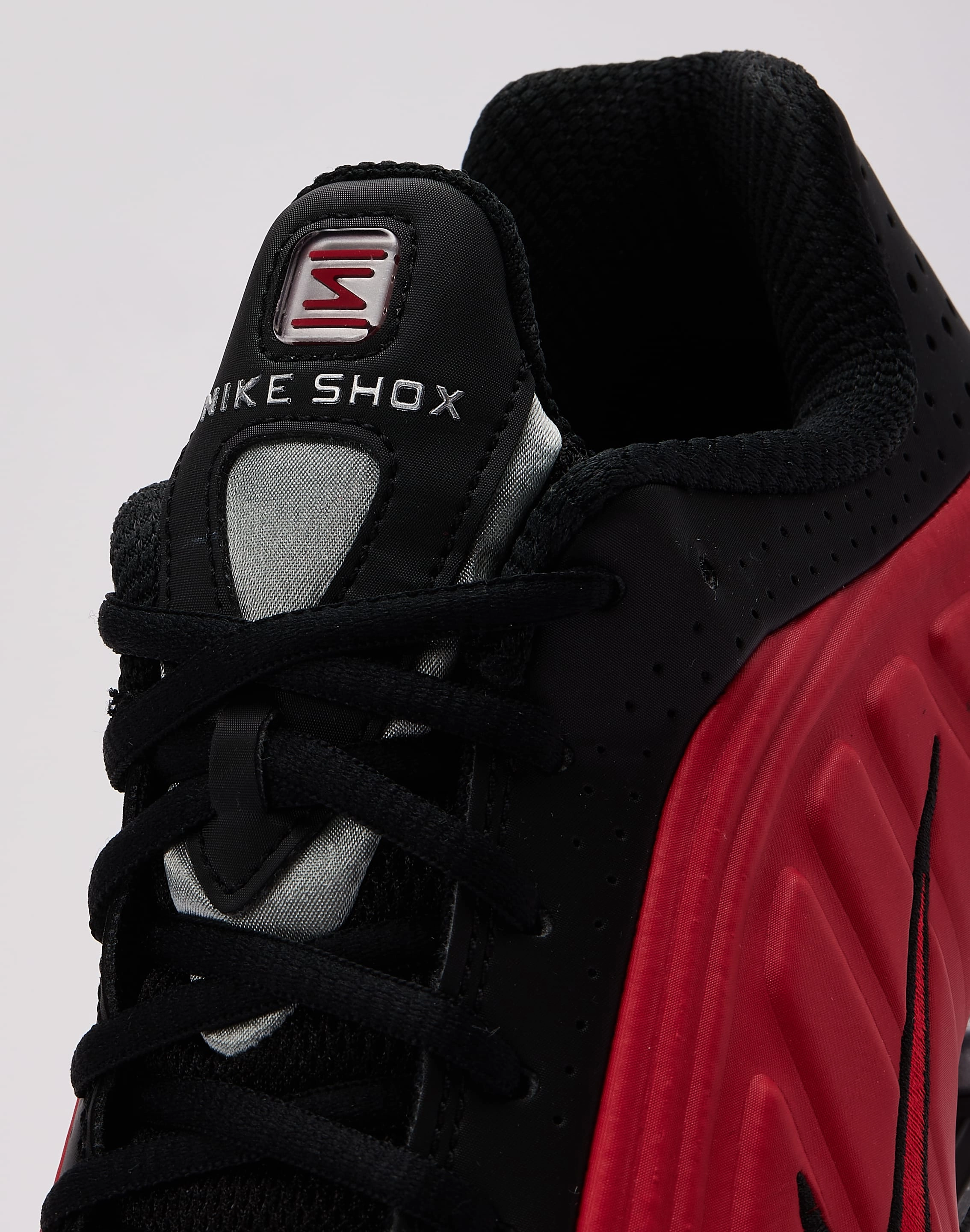 Impact Absorbing Layers dual - density sole shoes Nike Shox R4