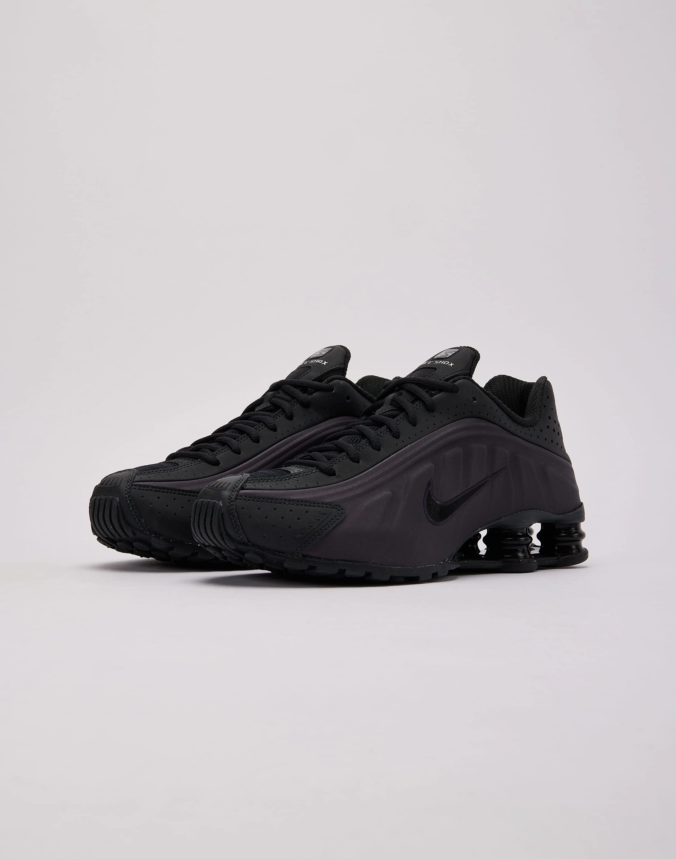 youth appeal Nike Shox R4