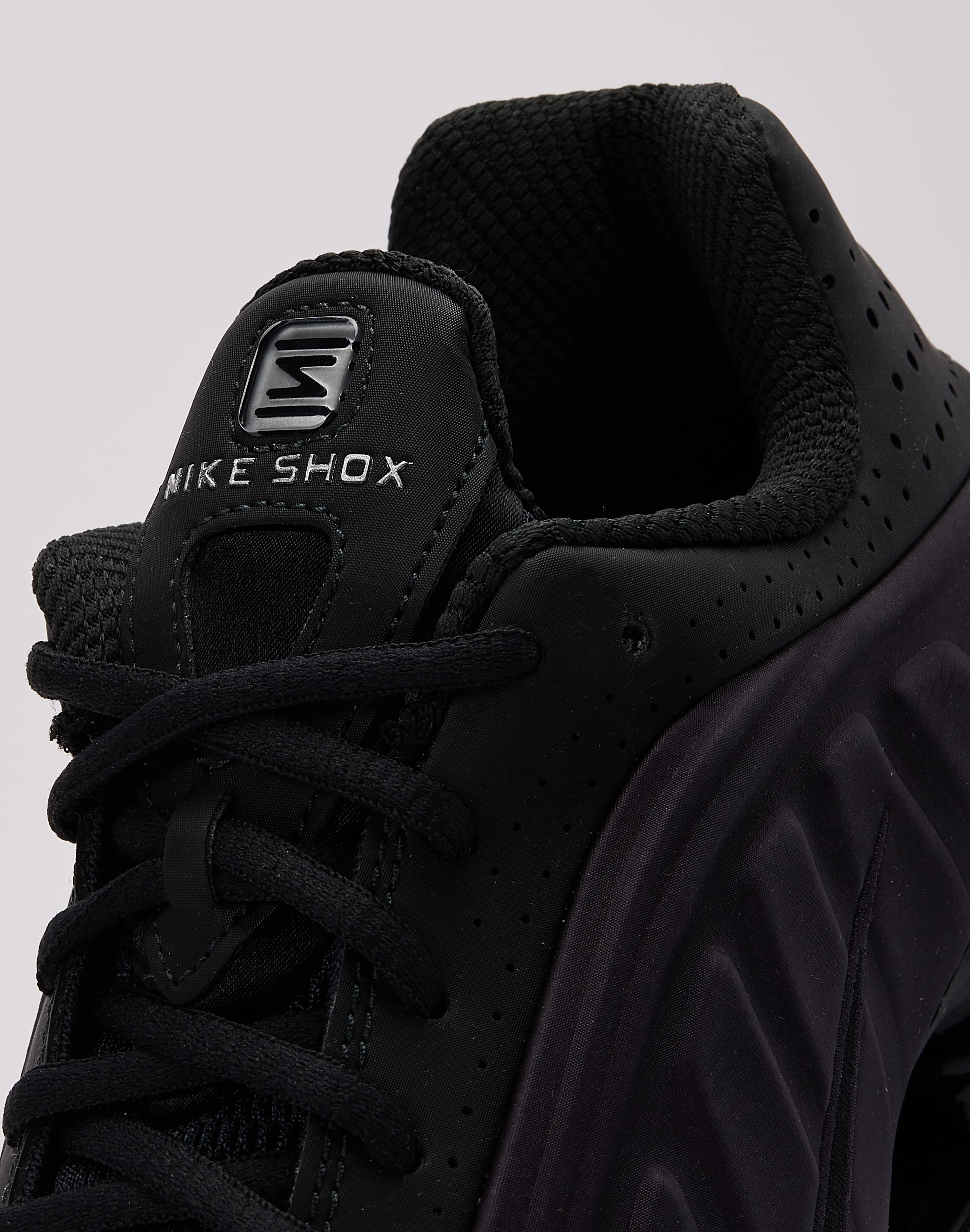 Nike Shox R4 Microfiber Reinforcements All Purpose