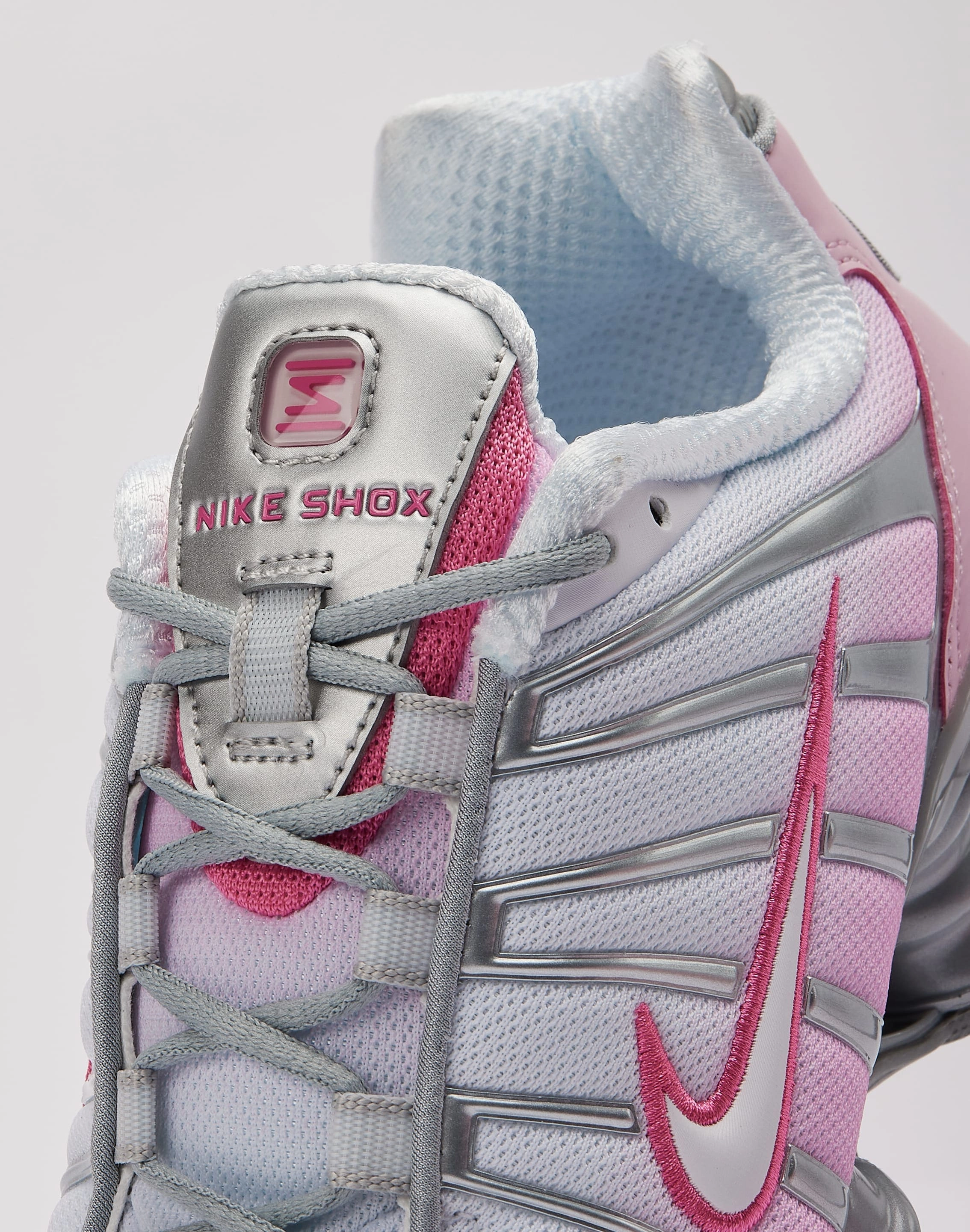 Non Restrictive Footbed Nike Shox TL