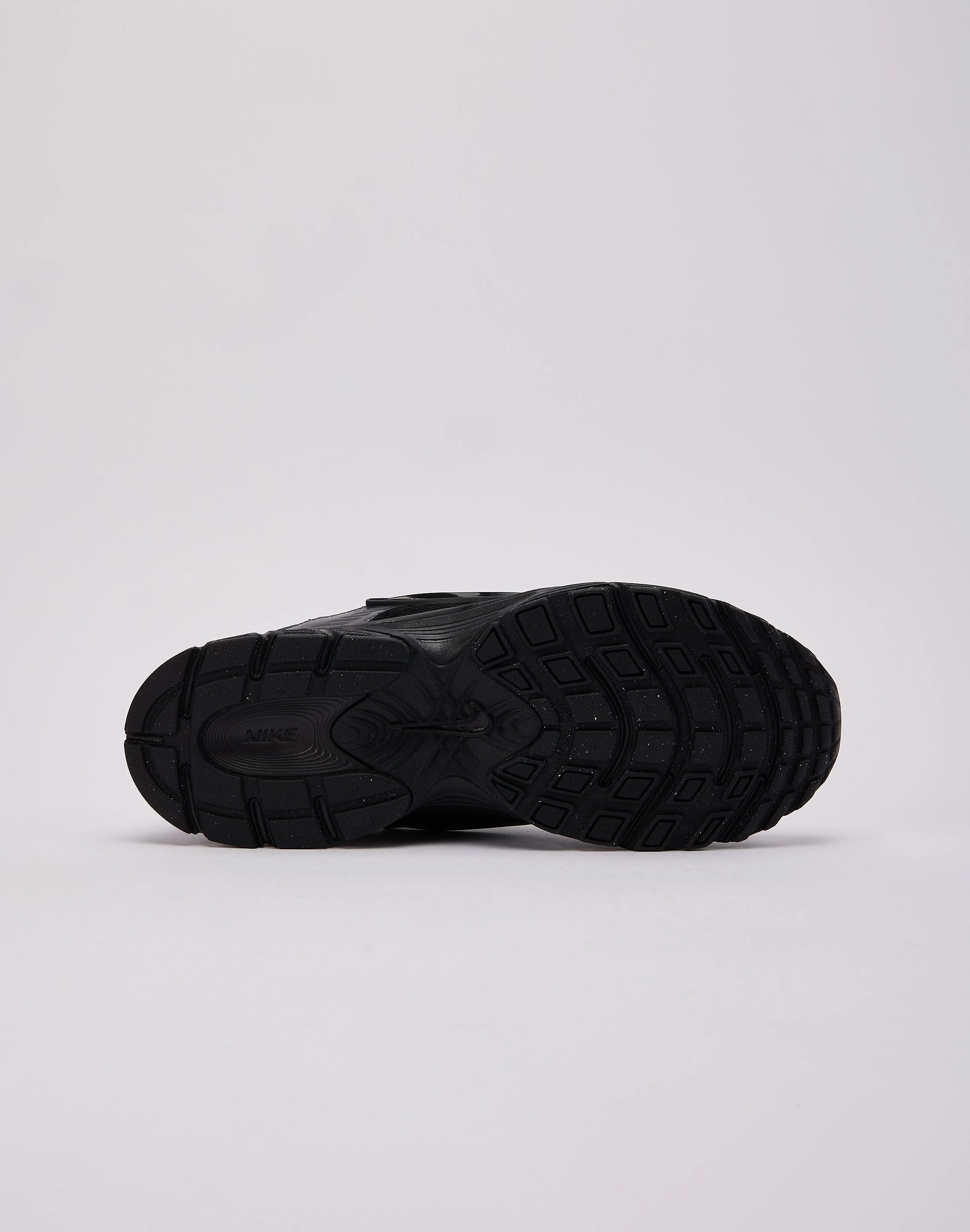 Nike V5 RNR Anatomically Shaped Footbed Seamless Uppers