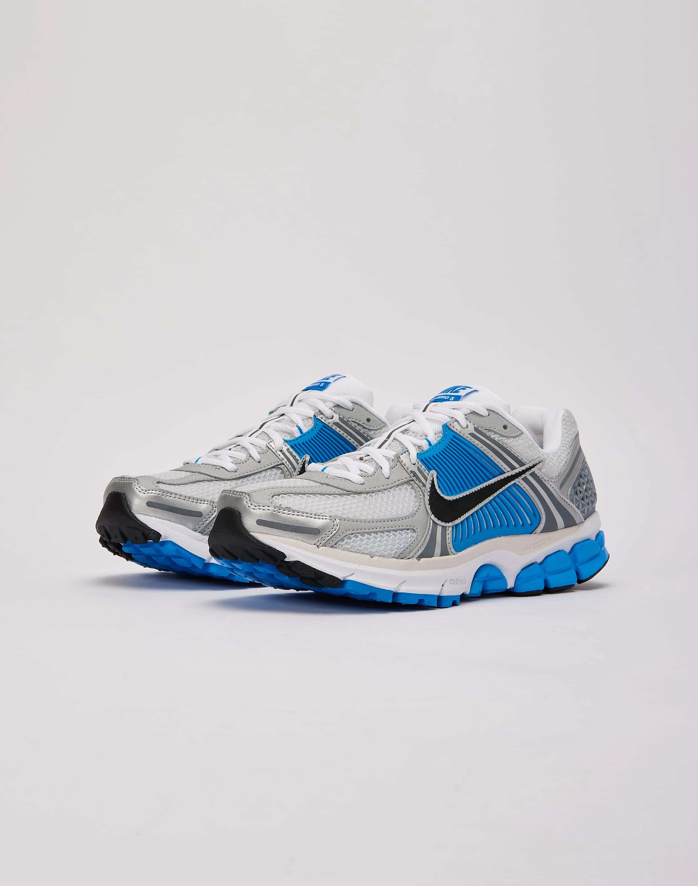 Nike Zoom Vomero 5 odor - control technology 10K shoes