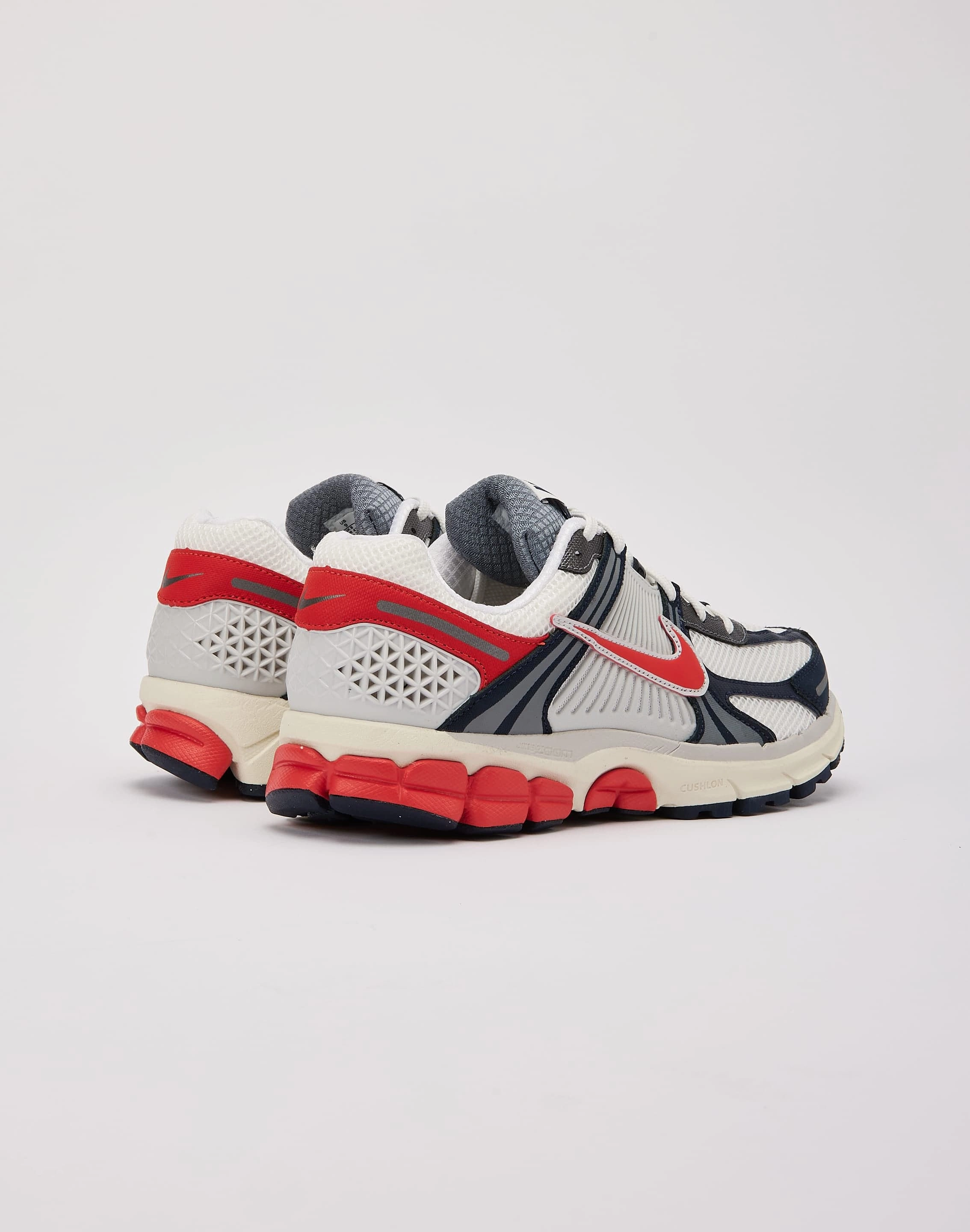 Nike Zoom Vomero 5 Asymmetric Lace Design green running shoes