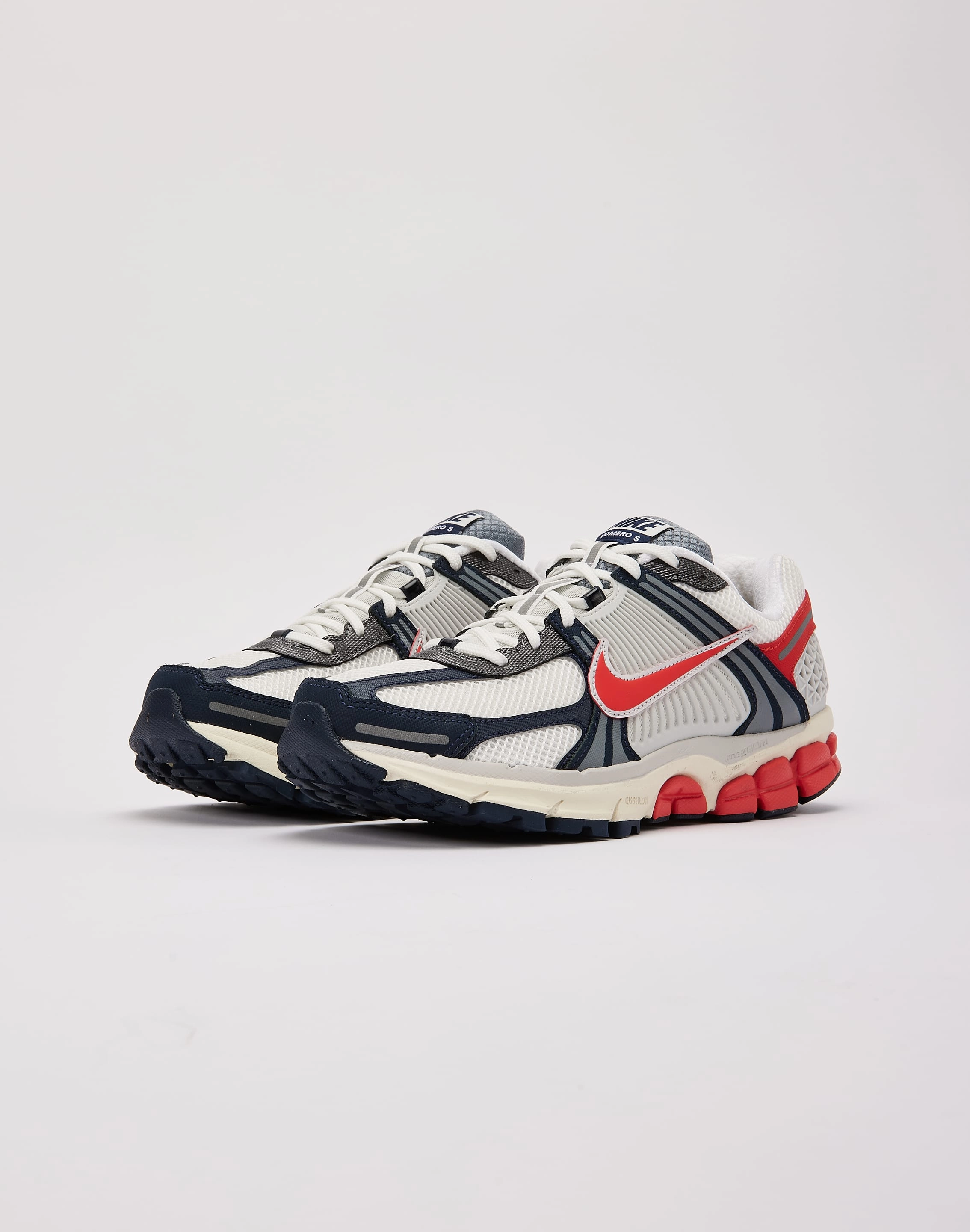 Water resistant upper Nike Zoom Vomero 5