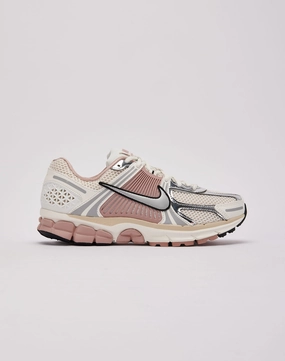 Sustainable high - traction sole Nike Zoom Vomero 5