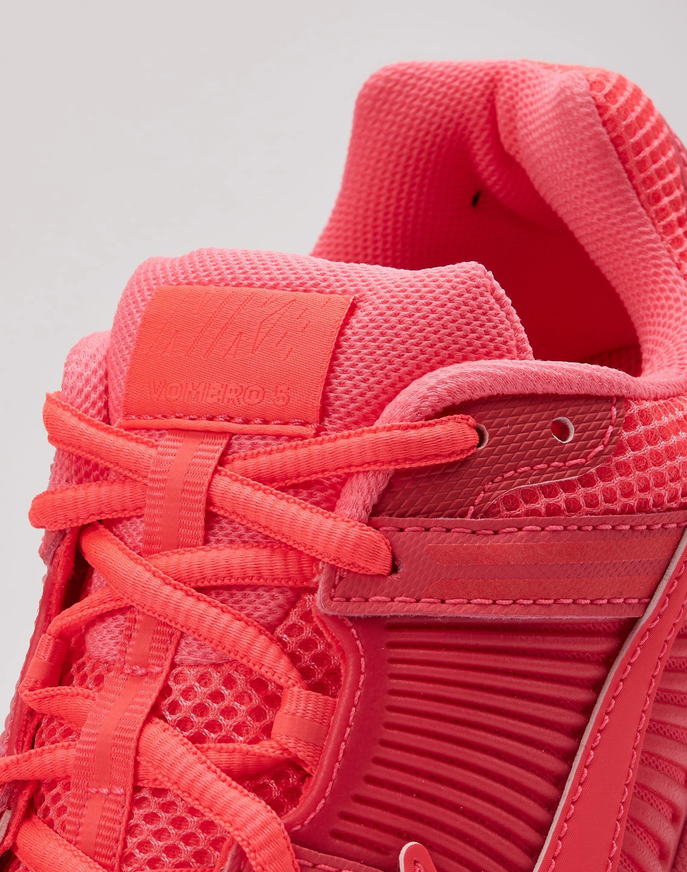 Nike Zoom Vomero 5 Dynamic Response Sole Ultra Soft Collar Padding