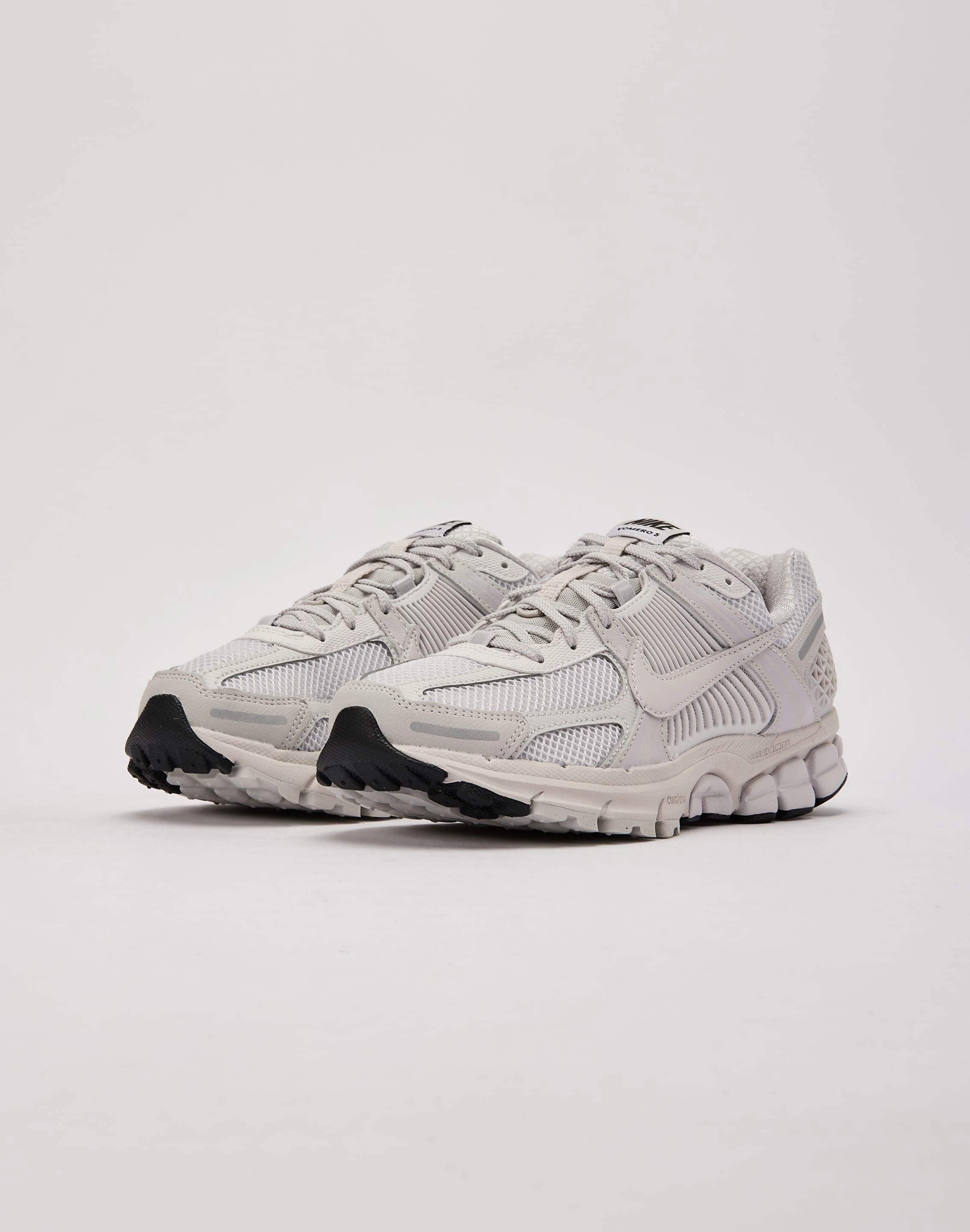 fast - paced - runner Nike Zoom Vomero 5