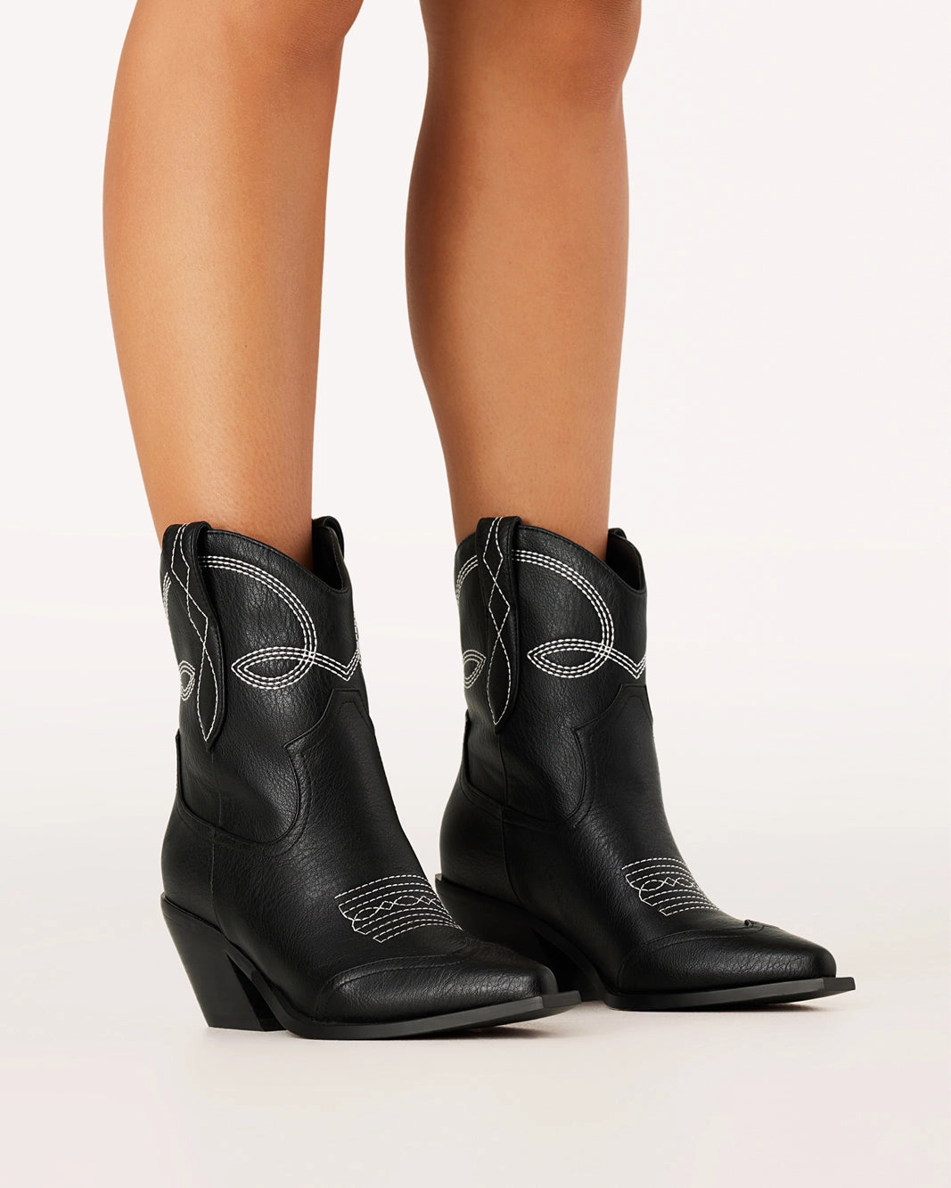 UDEL - BLACK well-made Slip Resistant Outdoor Trek