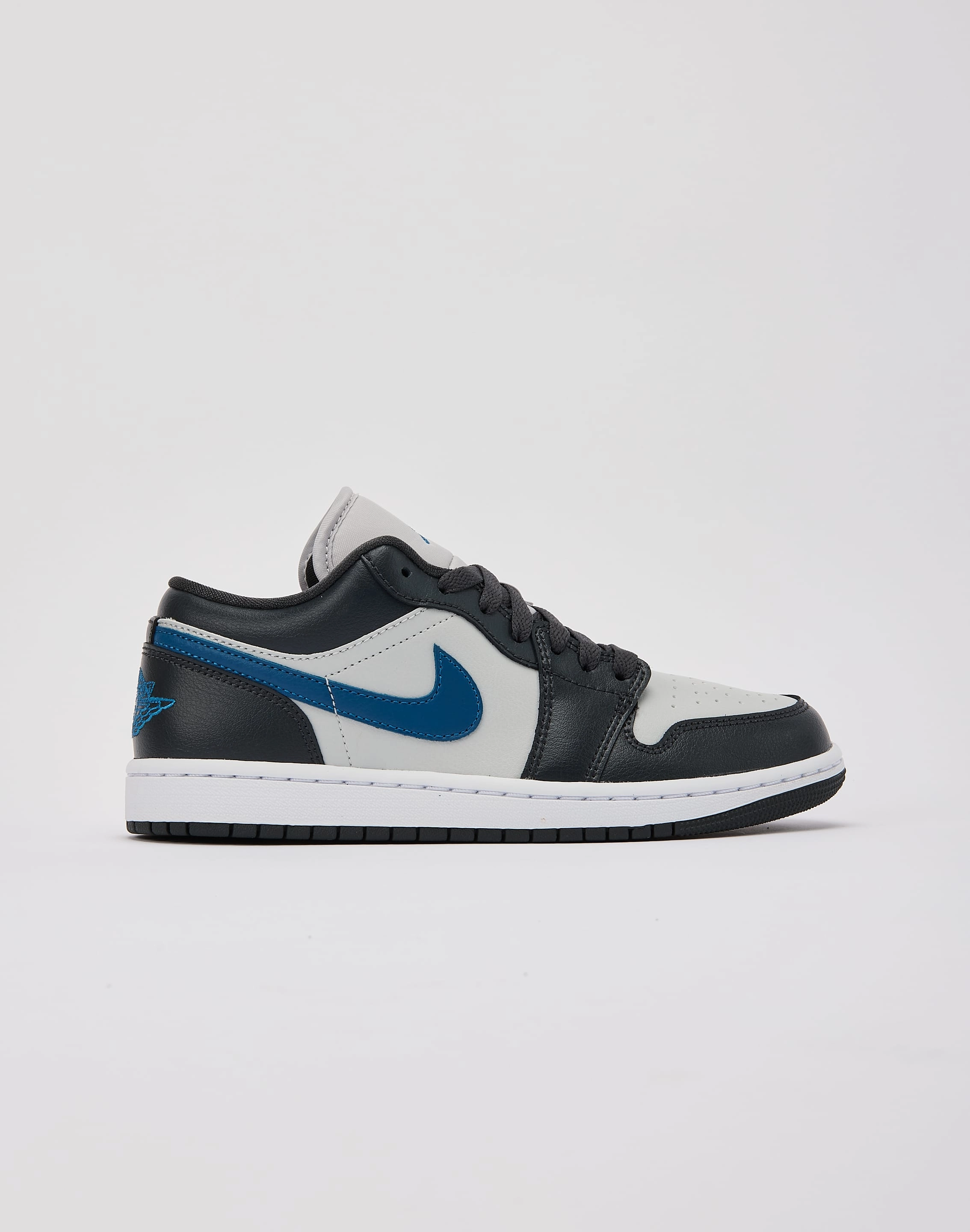 Jordan Air Jordan 1 Low Mix Hue Arch Support Standing Workers