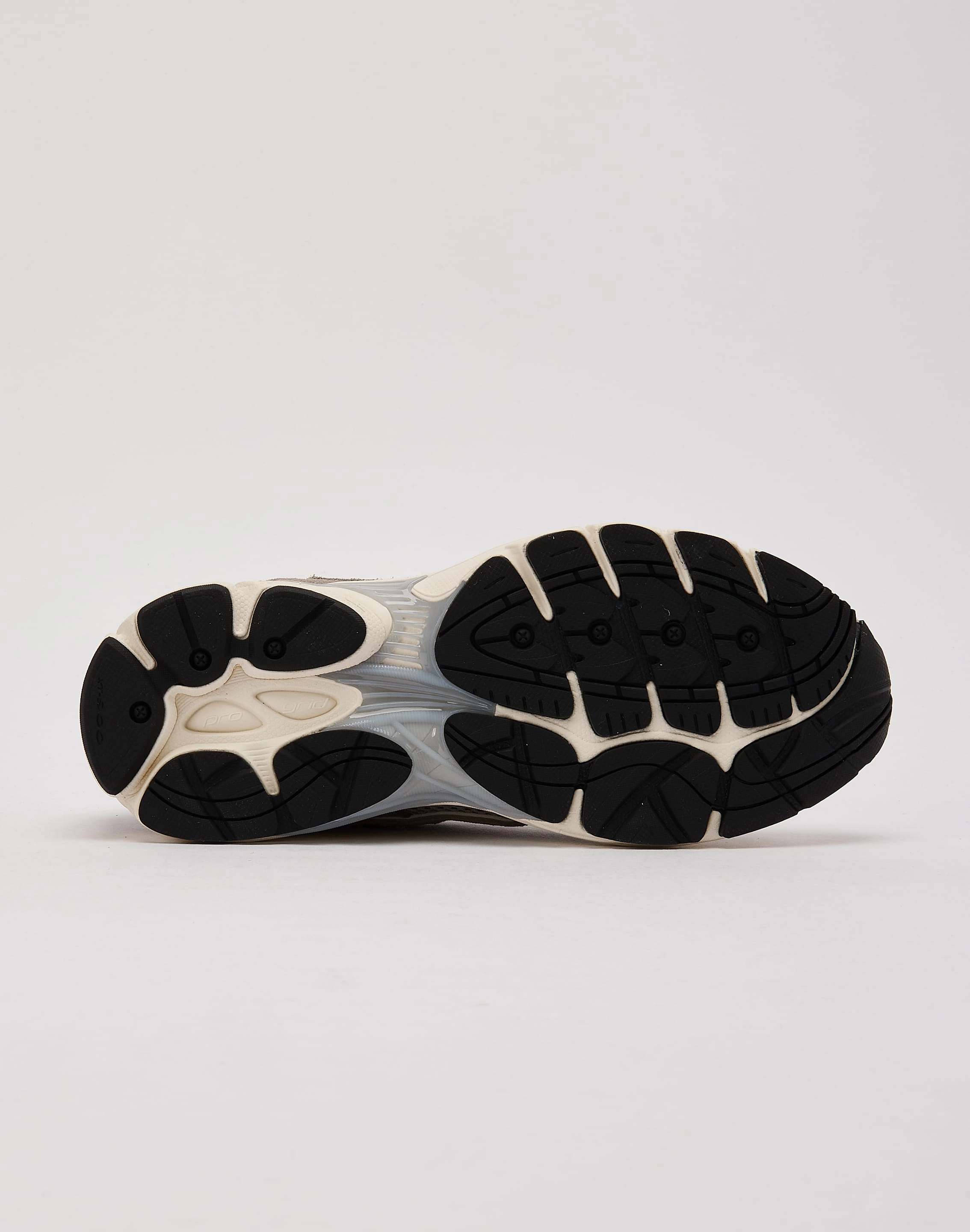 Saucony ProGrid Omni 9 travel - shoes agility training running option