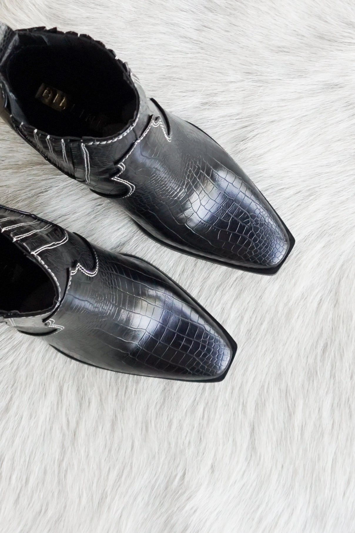 Camille Western Mid Ankle Boot in Black Narrow Fit Seamless Comfort Rough Terrain